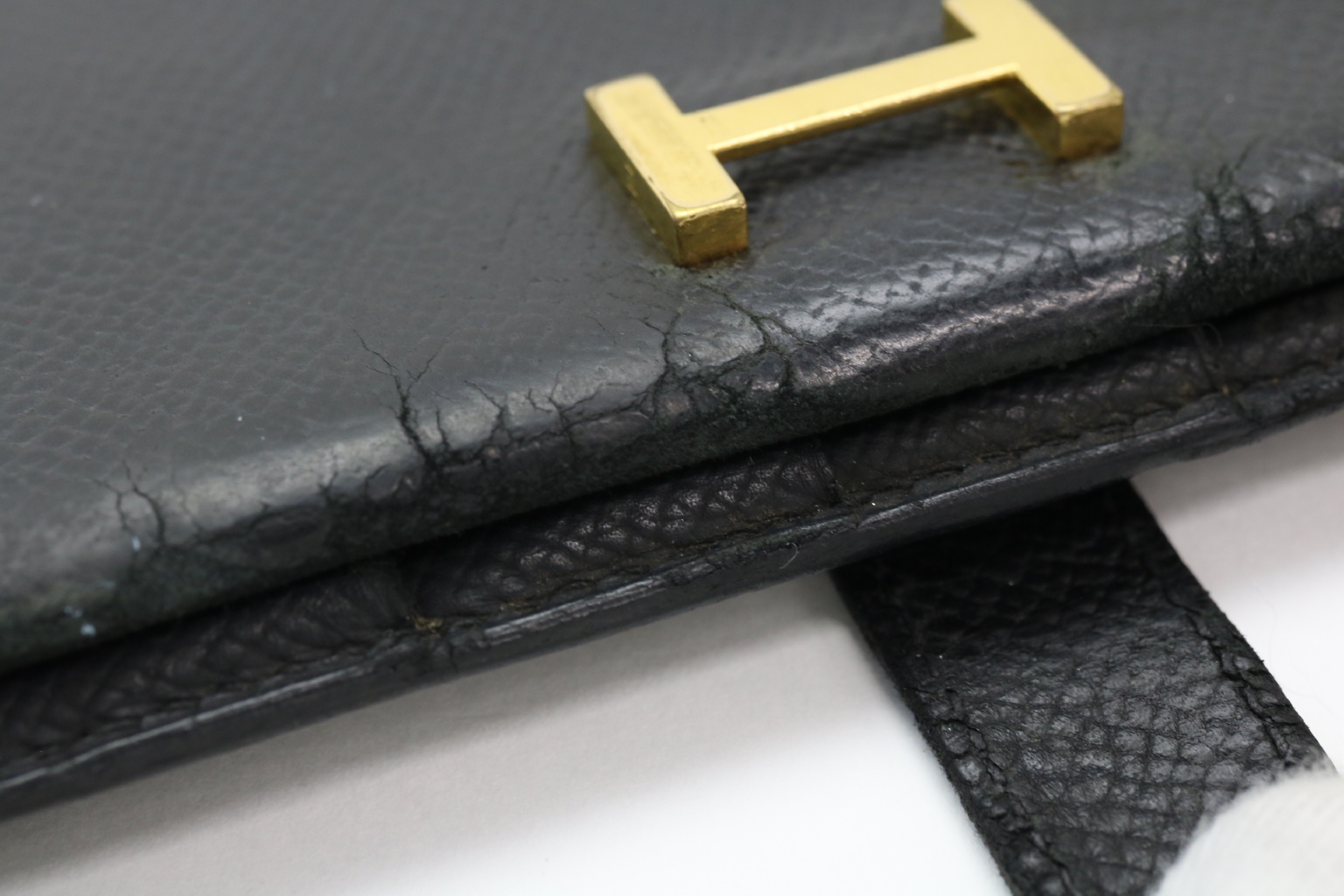 Bearn Soufflé Long Wallet with Gold Hardware — view 9