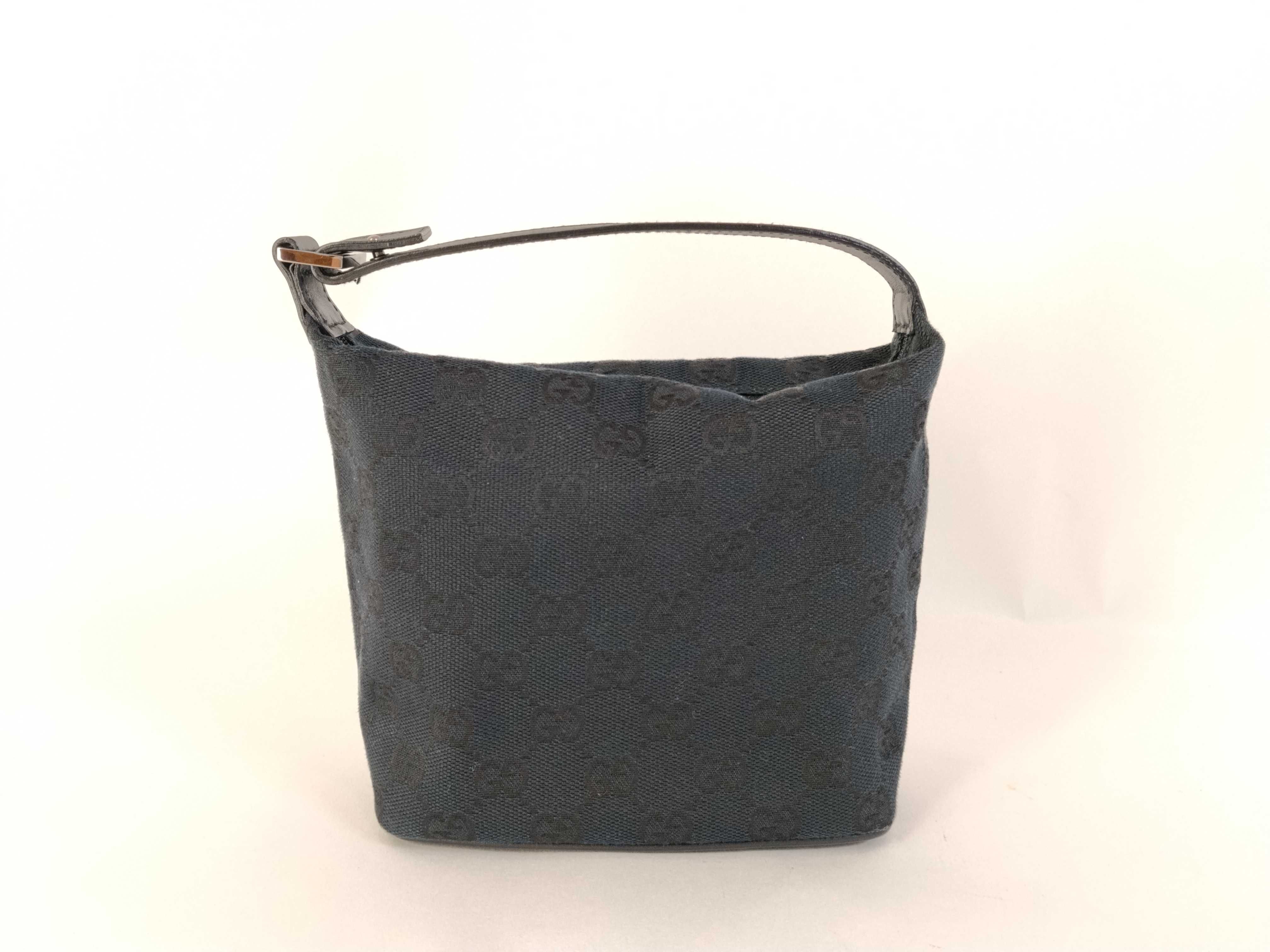GG Canvas Mini One-Shoulder Bag / GG Canvas / 0391147 Handbag