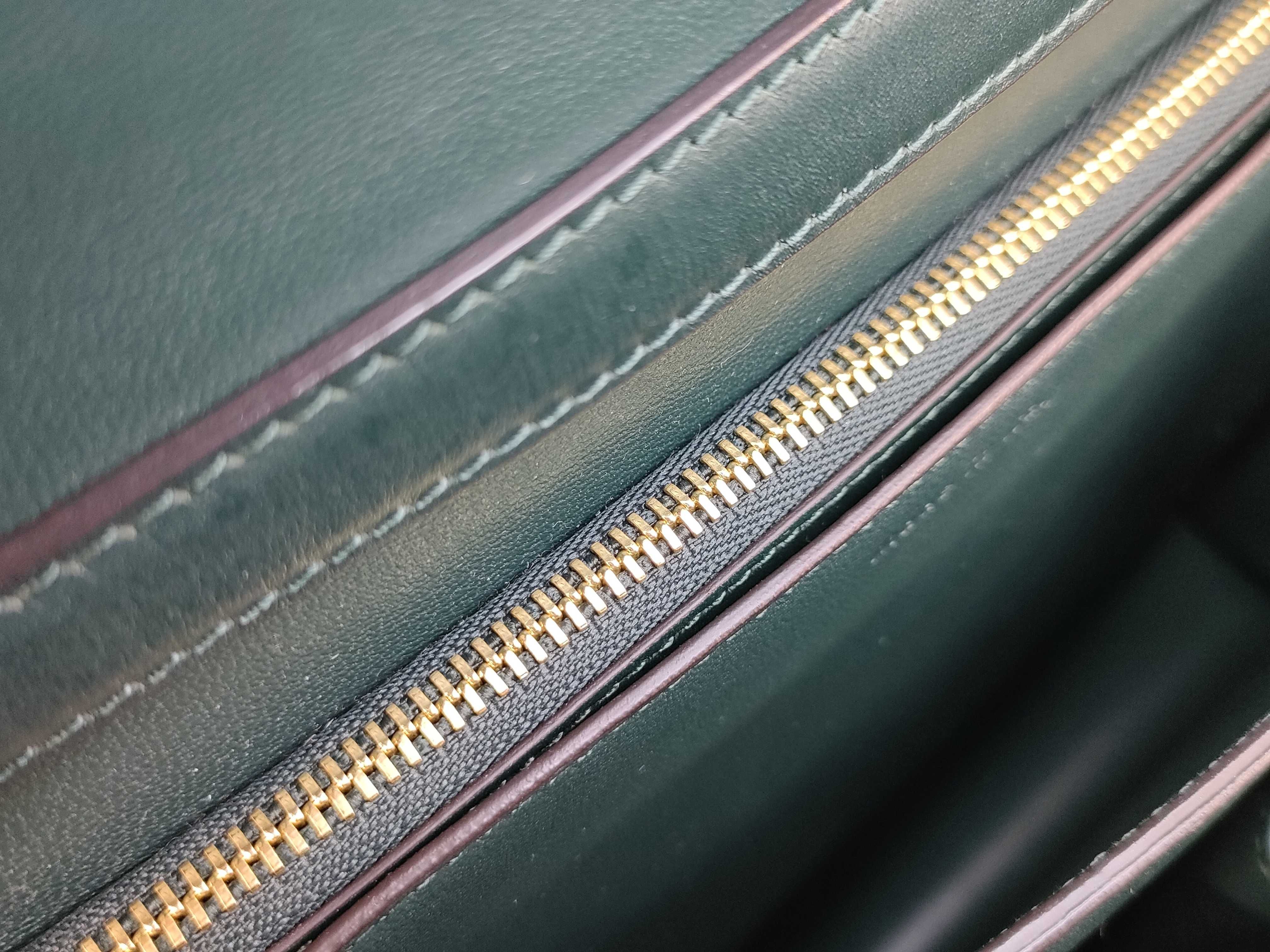 Classic Box Leather Shoulder Bag, Green — view 9