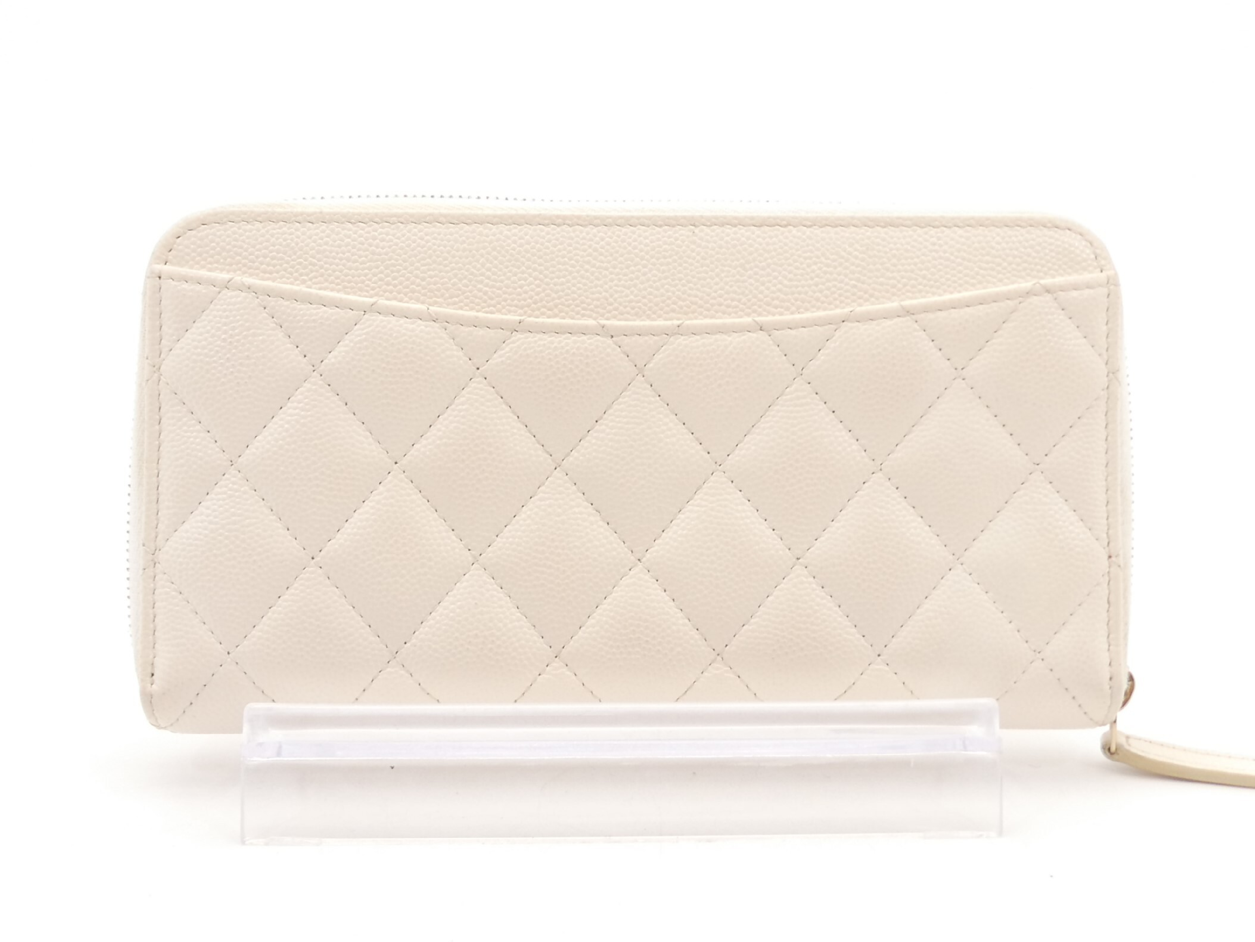 Matelassé Caviar Skin Coco Mark Round Zip Wallet — view 2