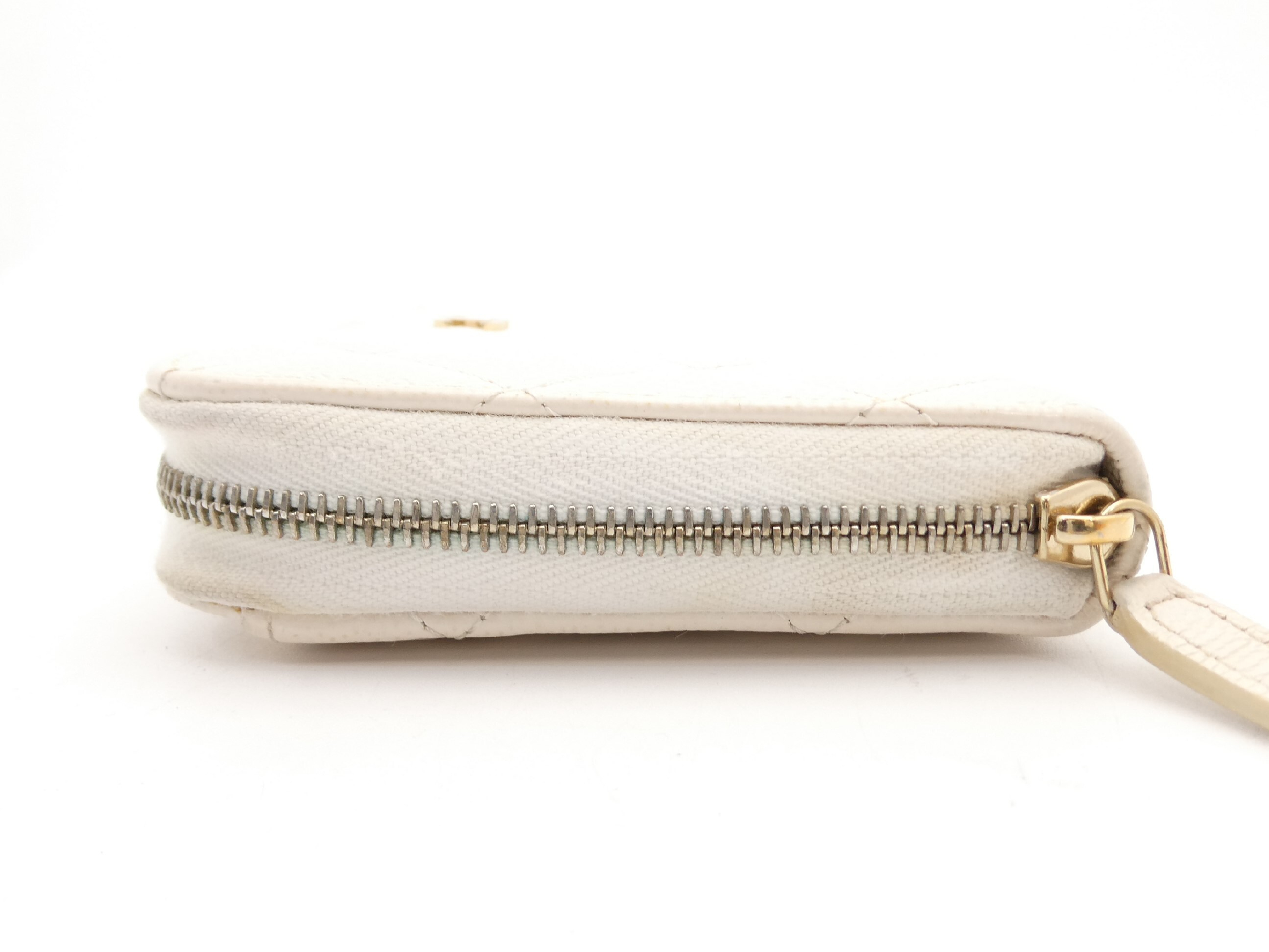 Matelassé Caviar Skin Coco Mark Round Zip Wallet — view 3