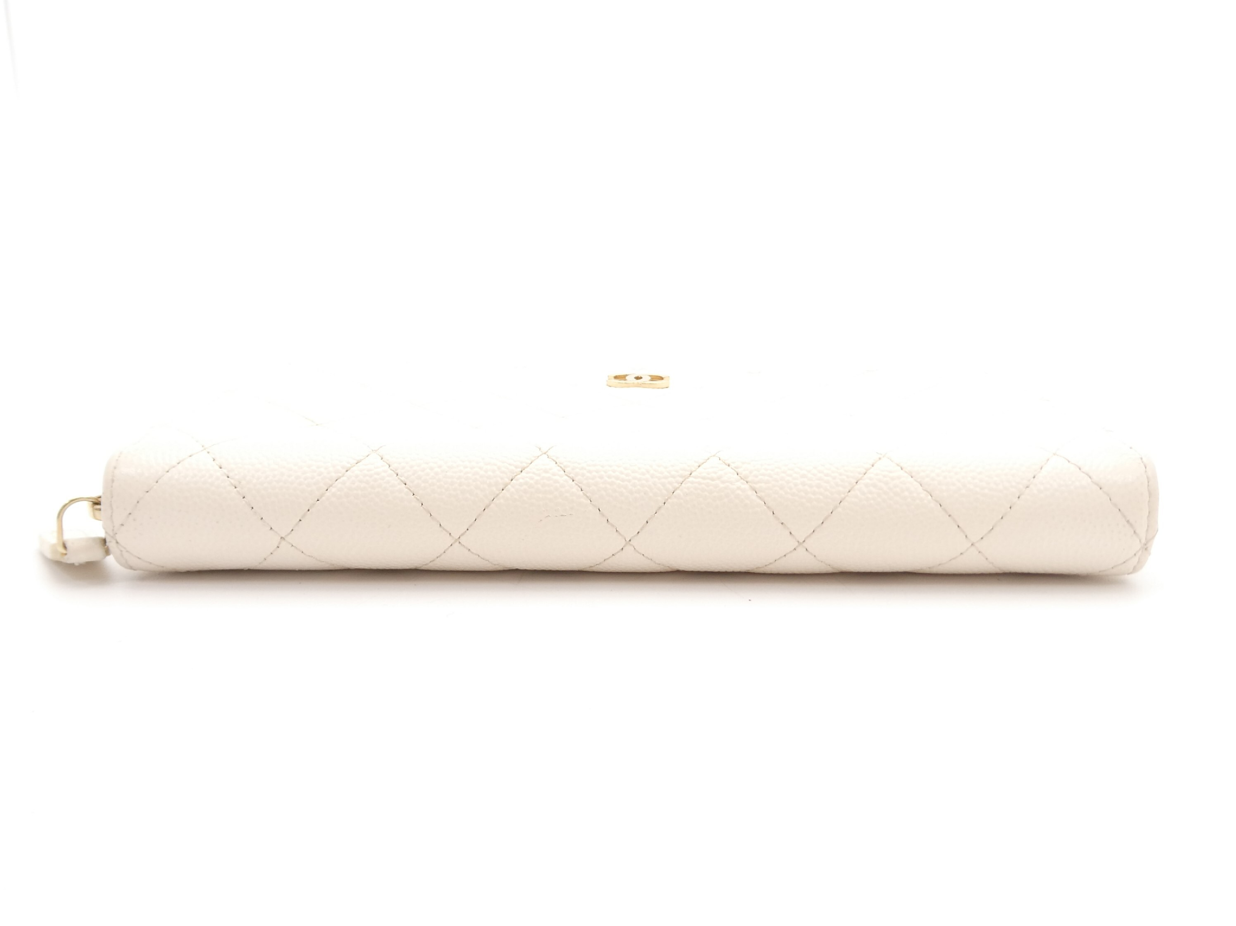 Matelassé Caviar Skin Coco Mark Round Zip Wallet — view 5