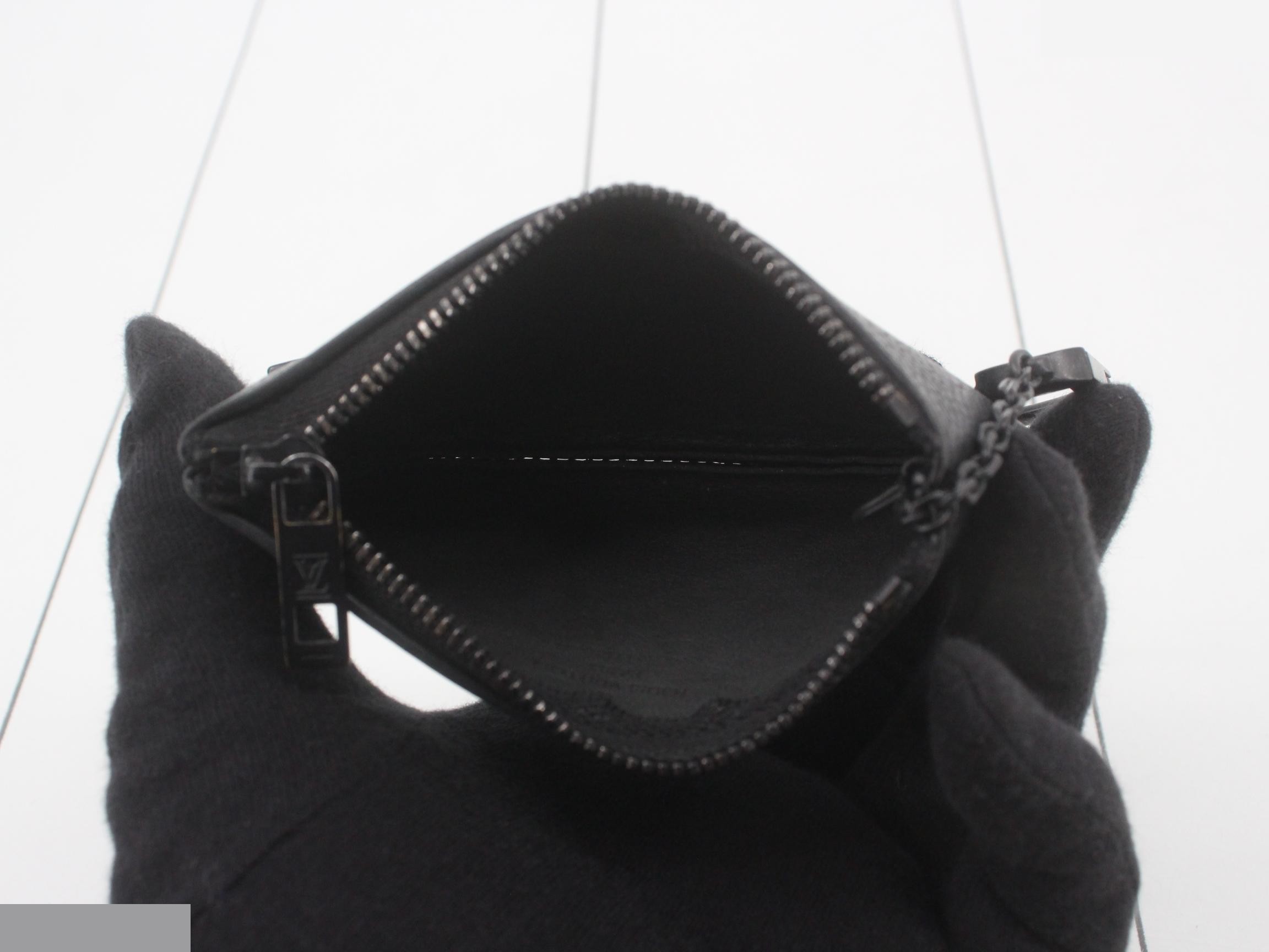 LV Aerogram Pochette Clé Noir Coin Case — view 4
