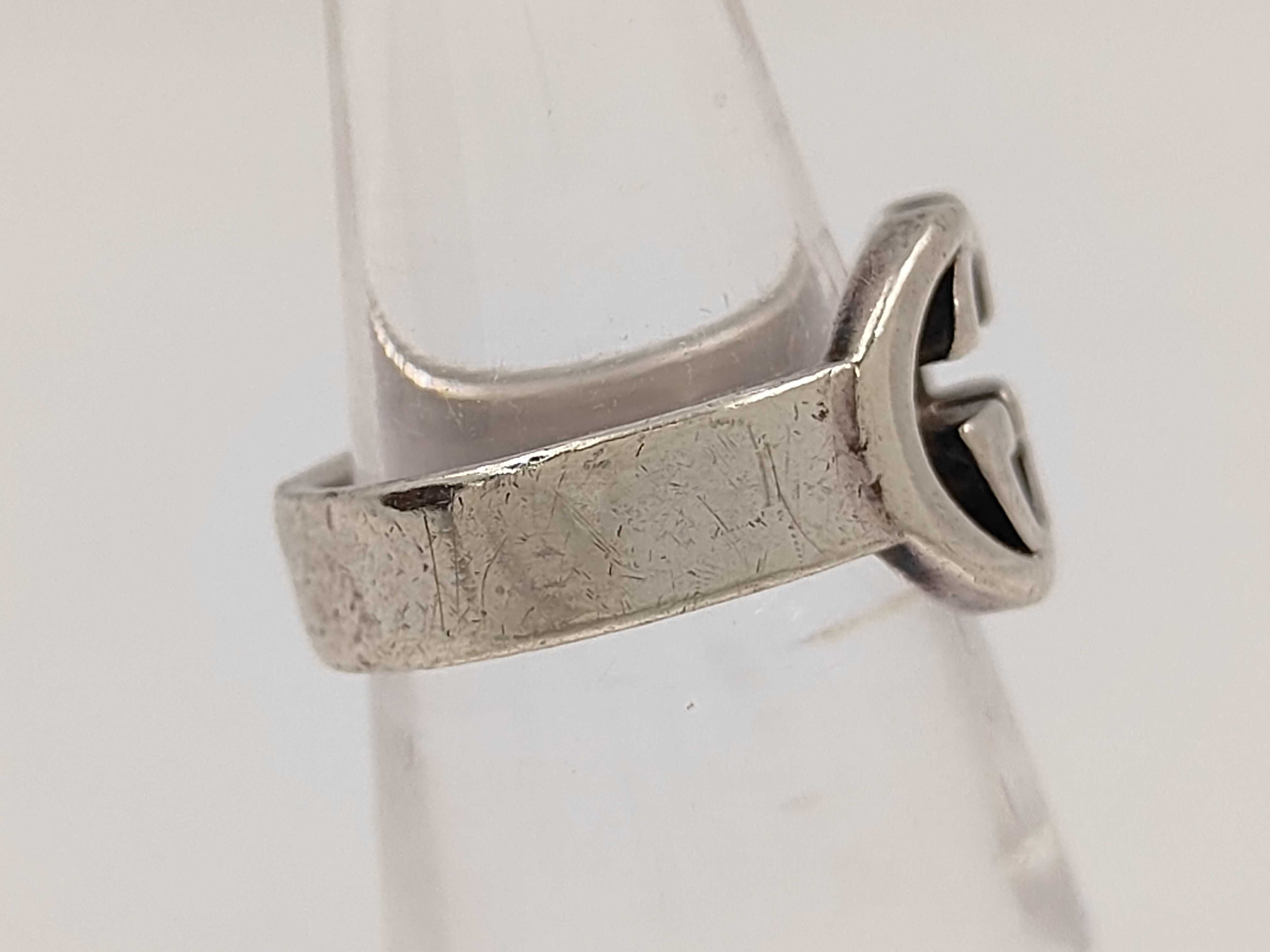 Interlocking G Ring — view 3