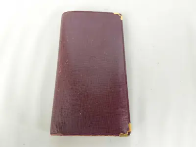 Must line long wallet