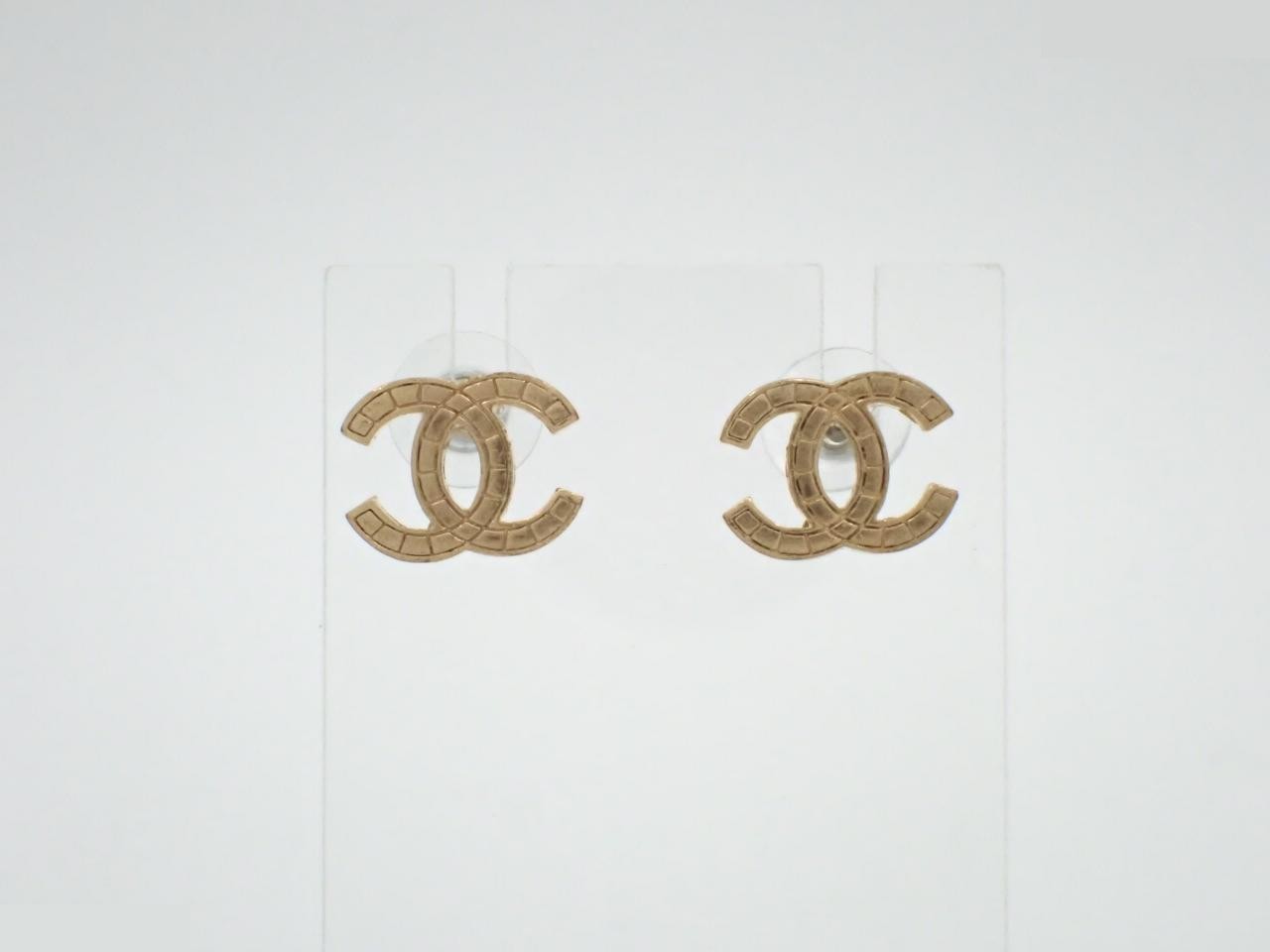 Coco Mark Earrings, Gold, 03P