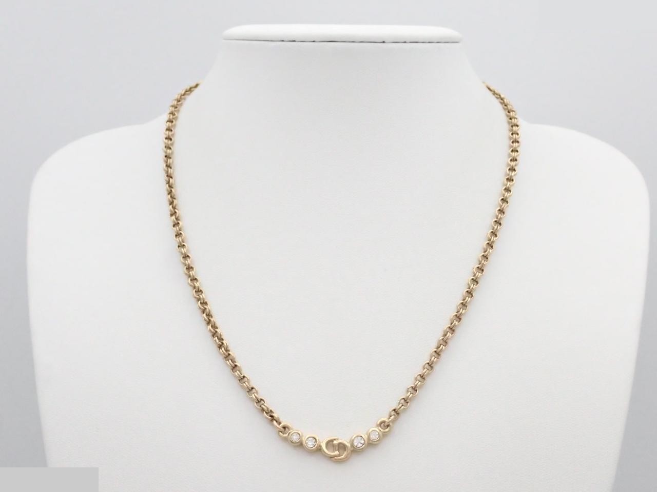 Other lines: Precious metal necklaces and pendants, total length approximately 45 cm. — view 3