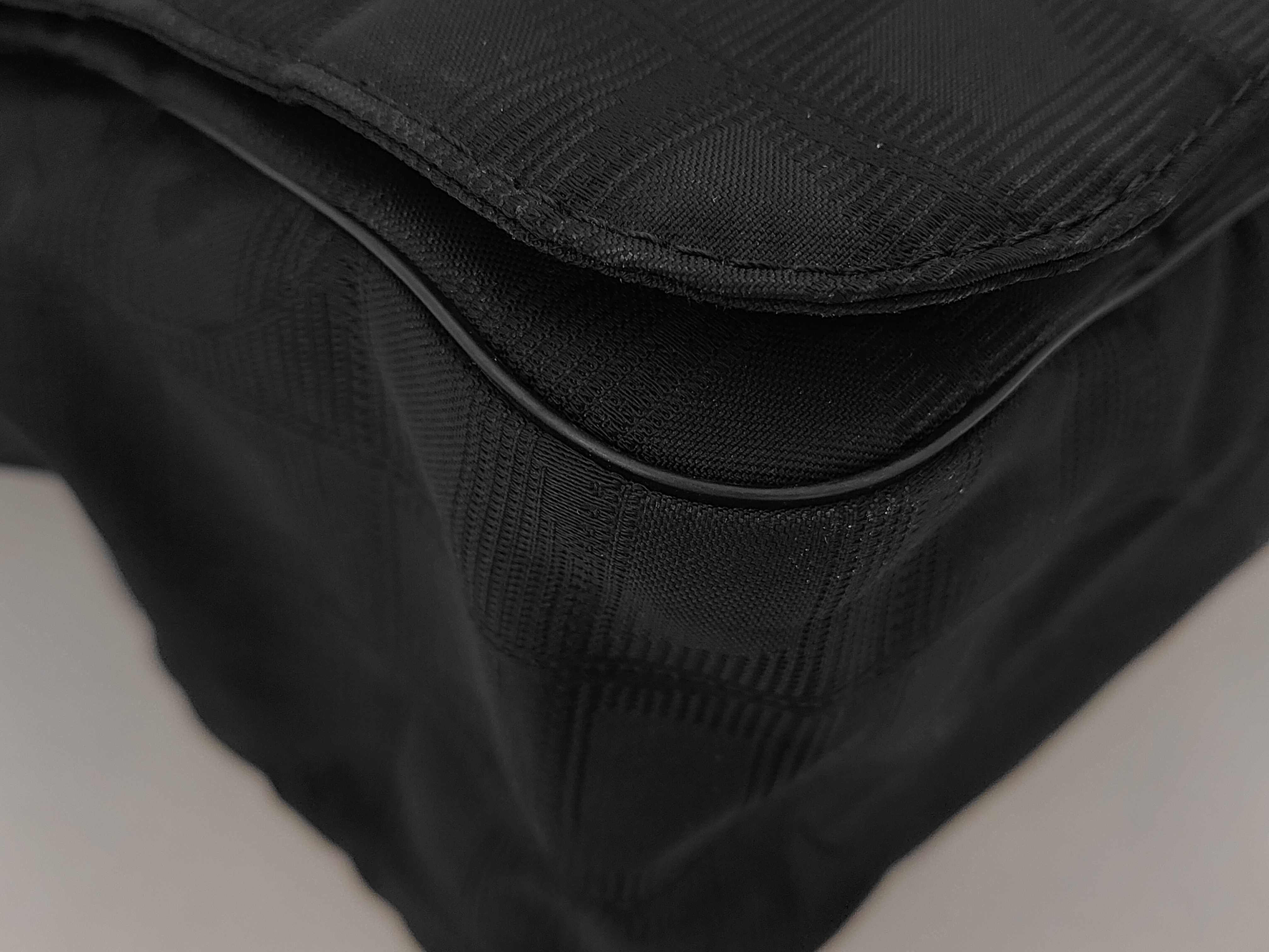 New Travel Line Shoulder Bag — view 3