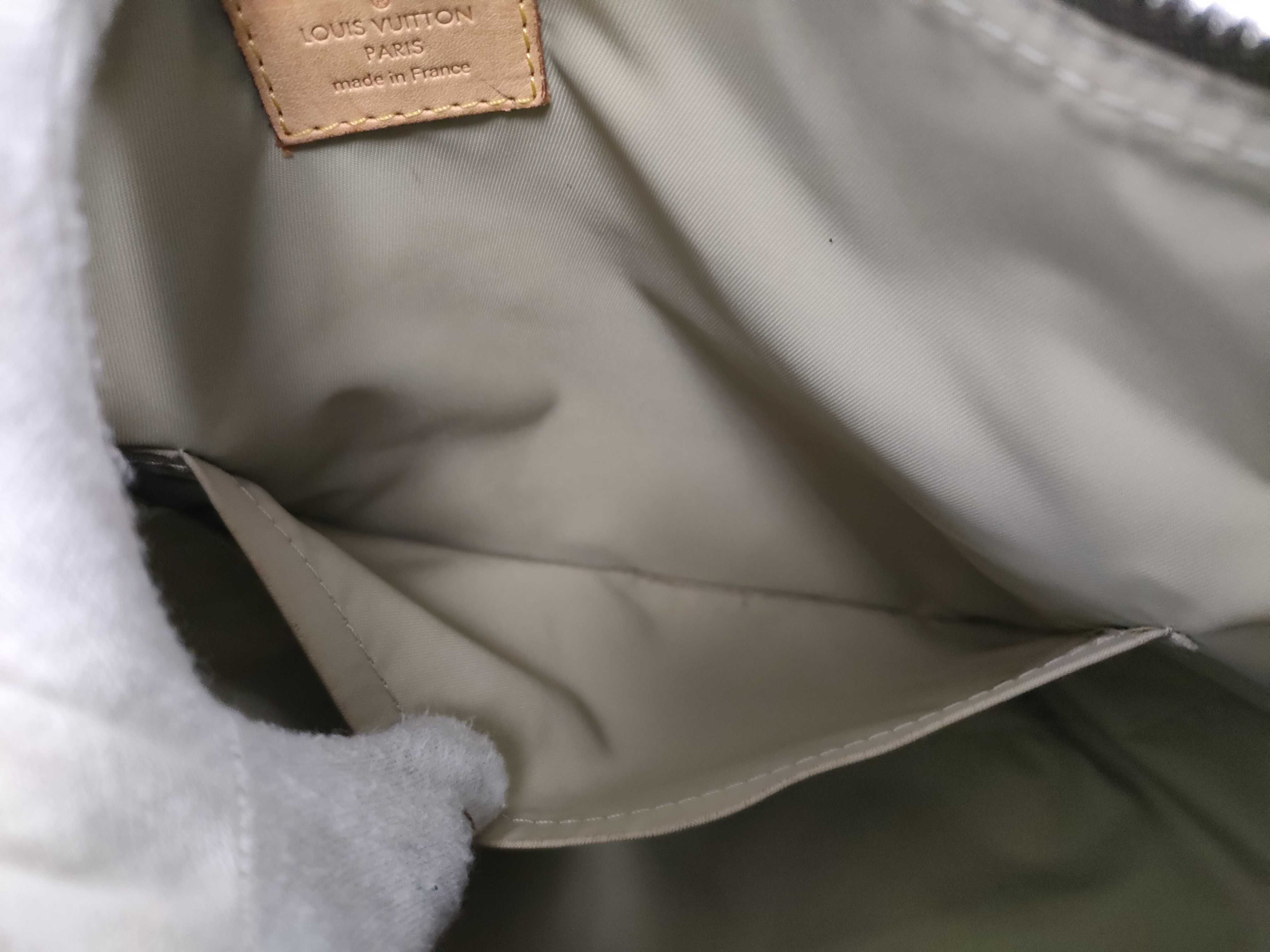 Damier Geant Explorer Tour M93615 Shoulder Bag — view 11