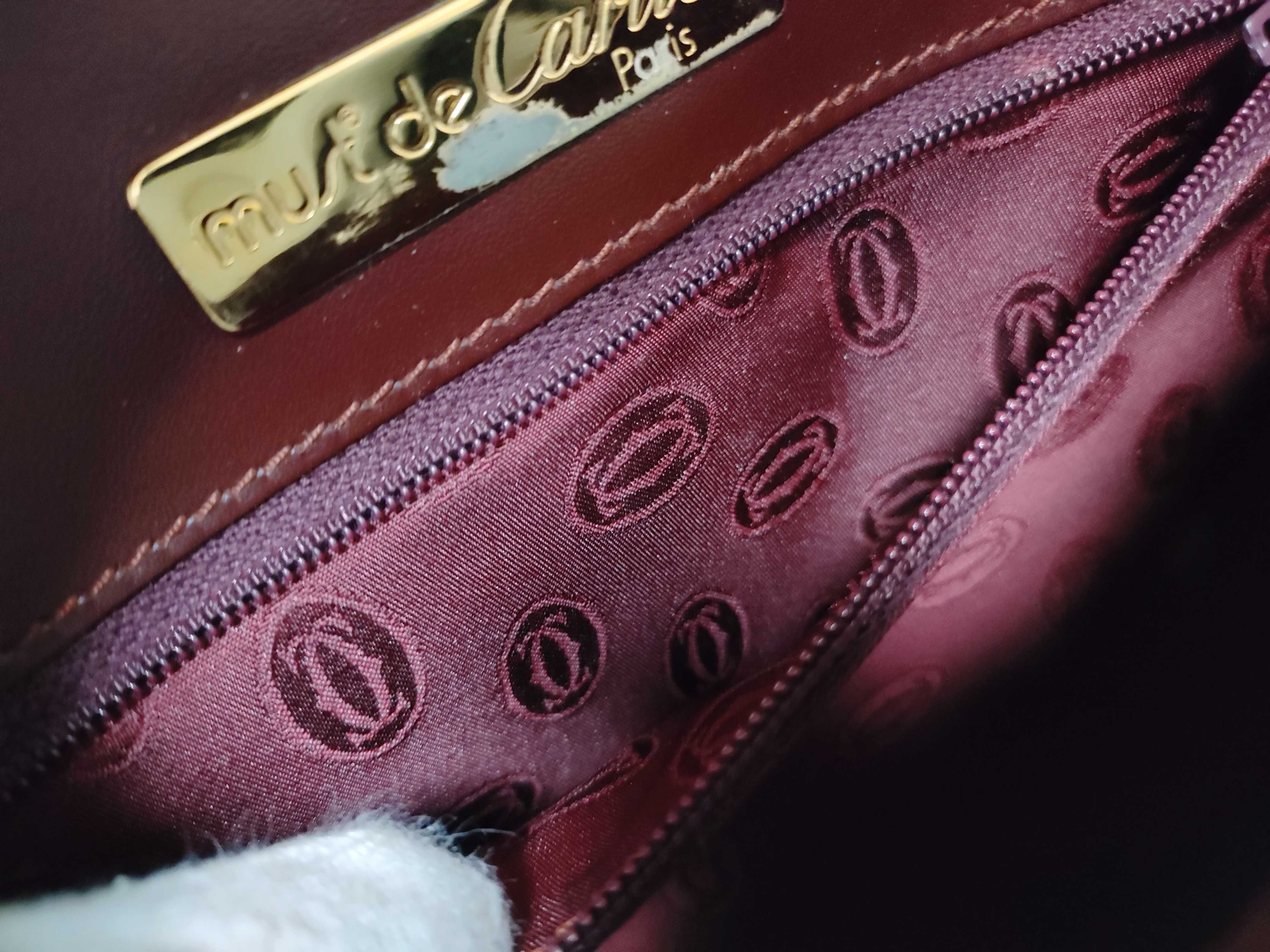 Must line shoulder bag. — view 12
