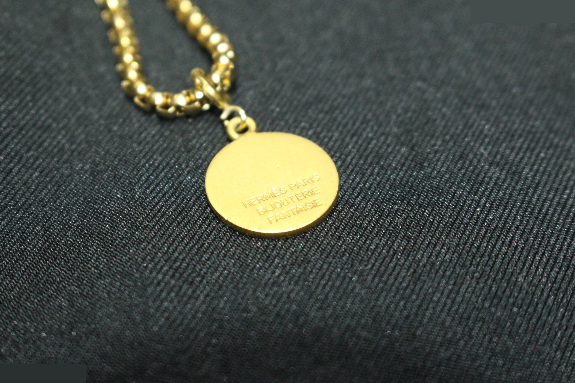 Sellier Necklace Pendant, Gold, Chain approx. 46cm — view 3