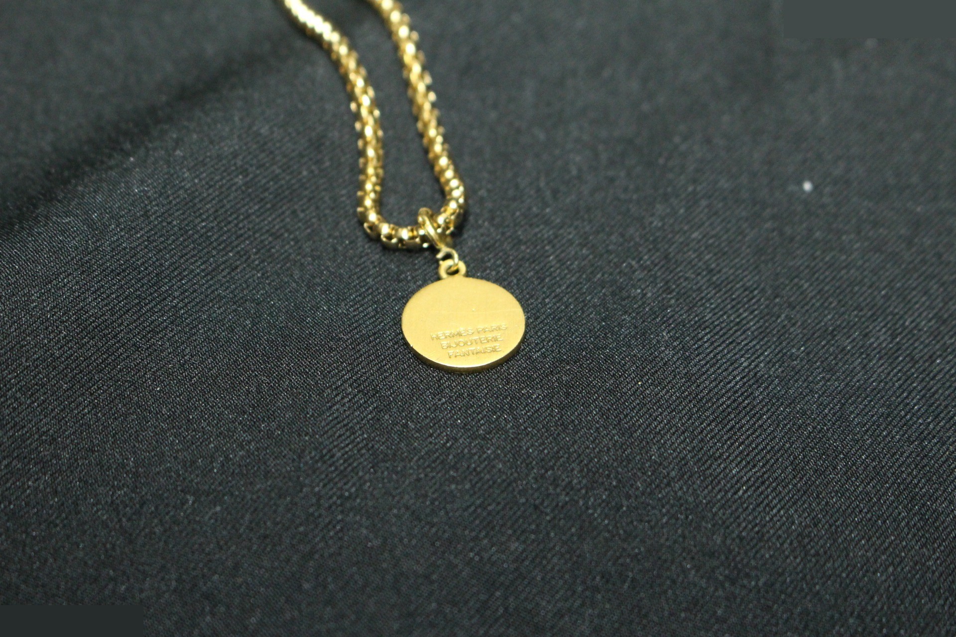 Sellier Necklace Pendant, Gold, Chain approx. 46cm — view 4