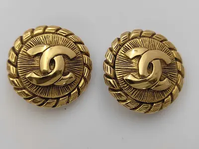 earrings with box, rope and sunburst design, gold.