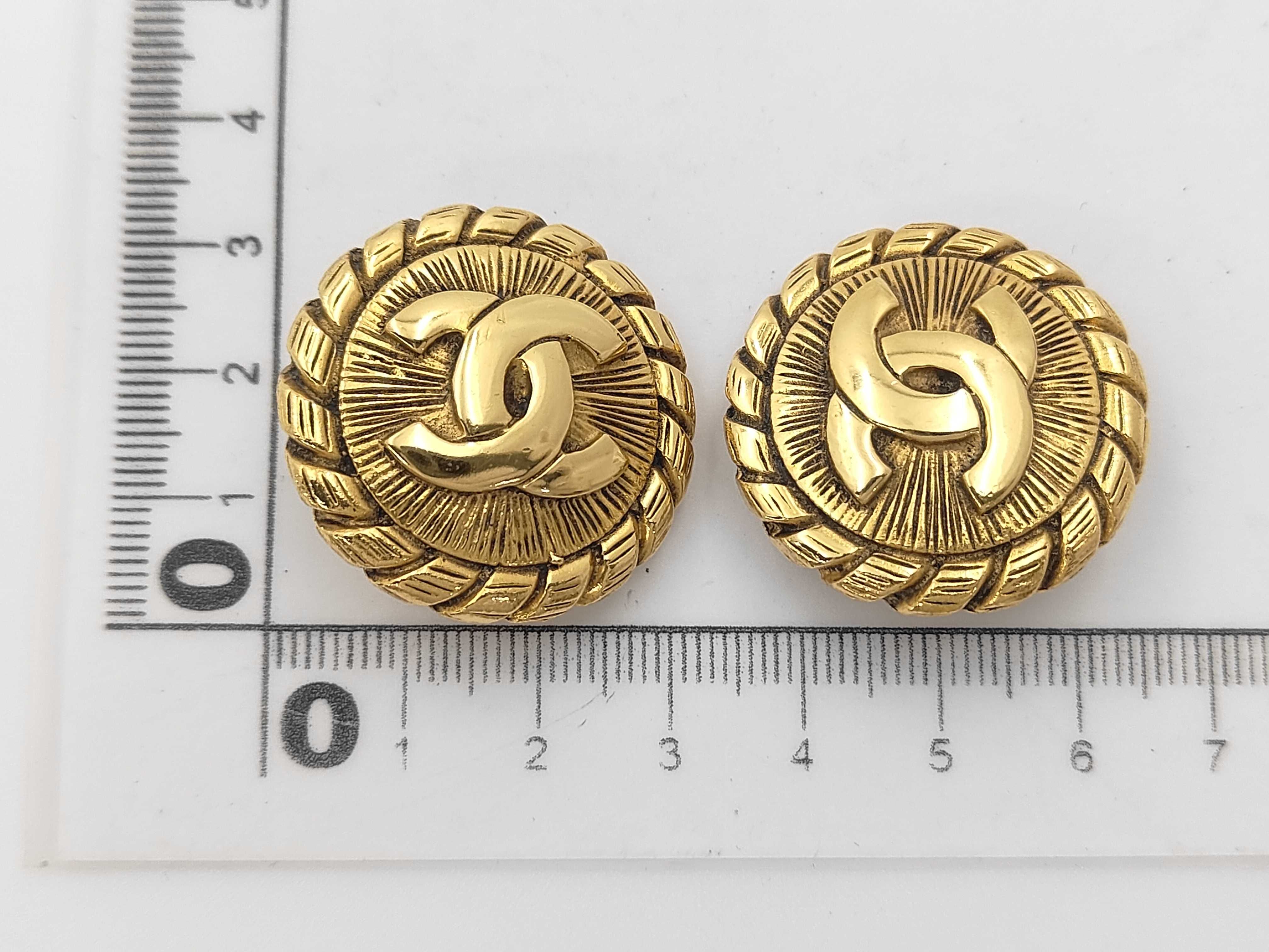 earrings with box, rope and sunburst design, gold. — view 4