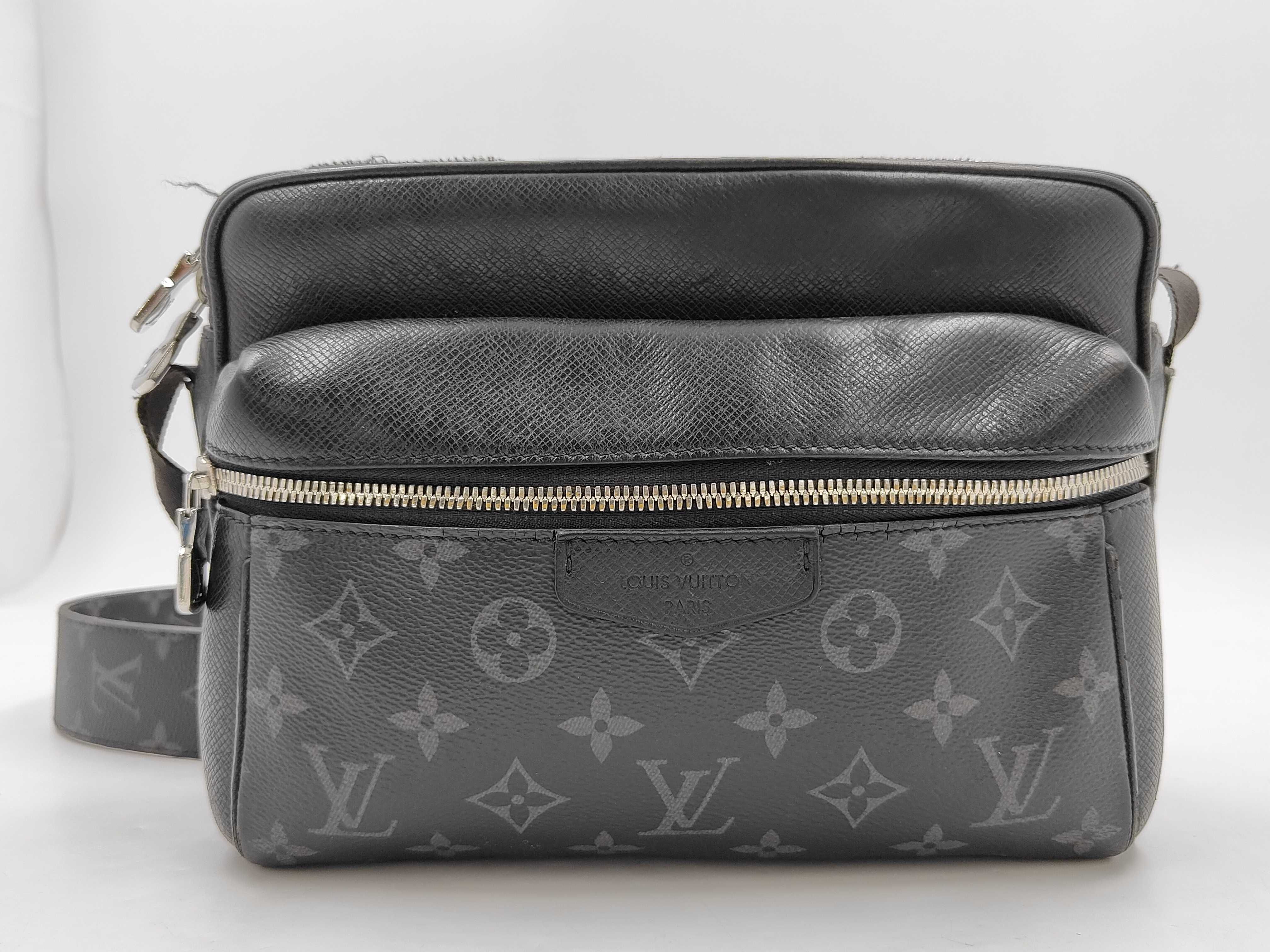 Taigarama Outdoor Messenger PM M30233 Black Shoulder Bag
