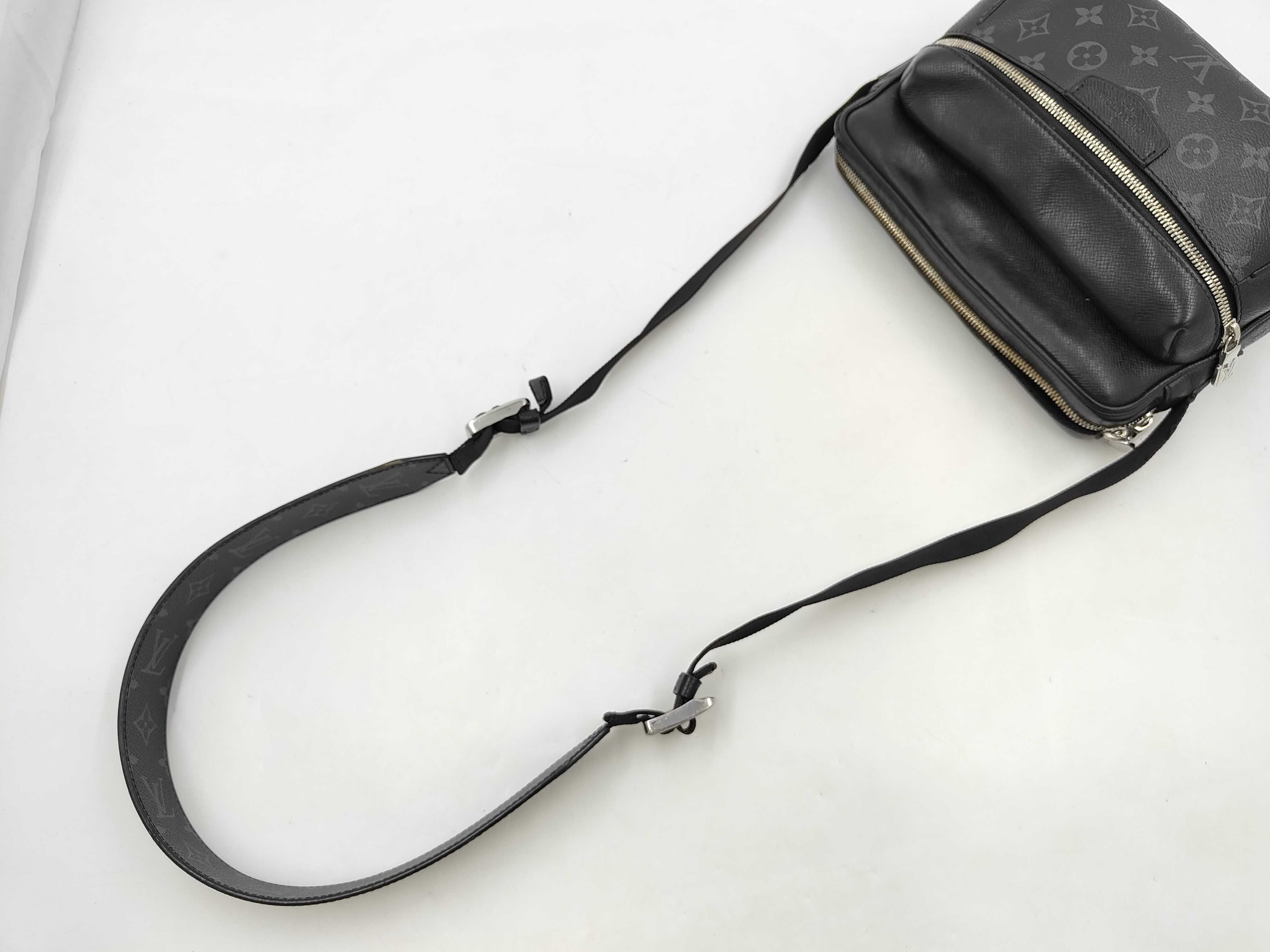 Taigarama Outdoor Messenger PM M30233 Black Shoulder Bag — view 5