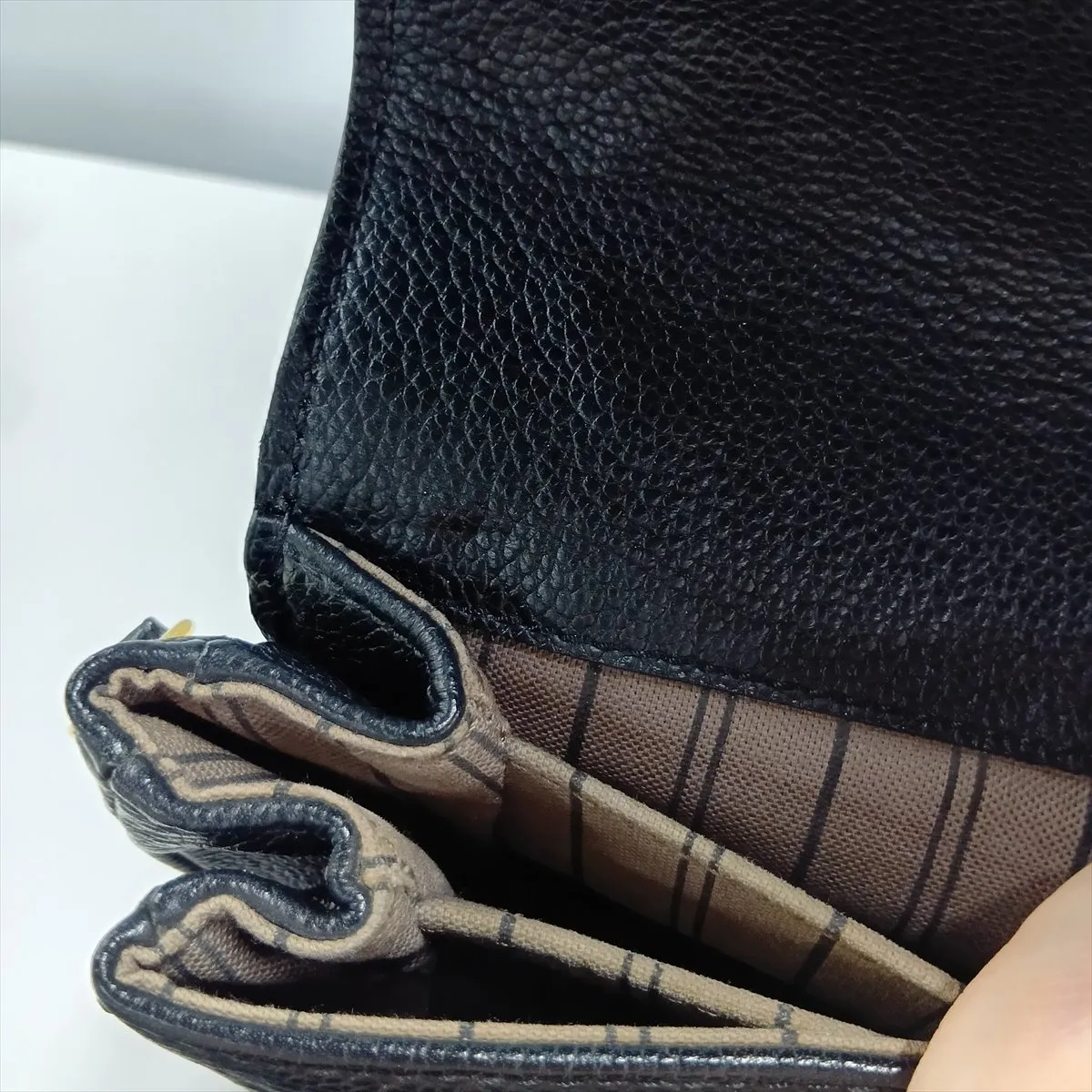 Monogram Empreinte Pochette Métis MM M41487 GI2189 Black — view 15