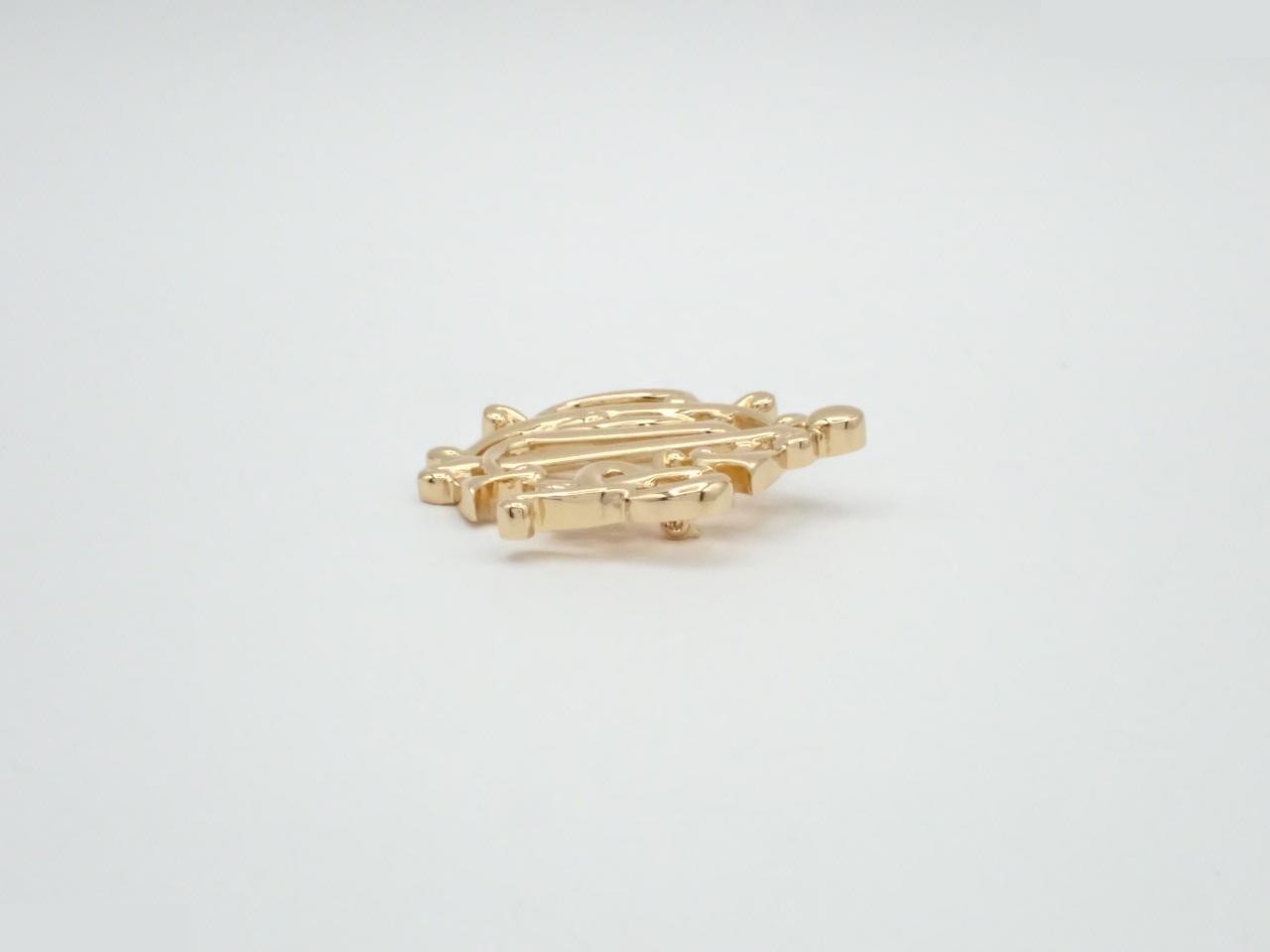 brooch — view 3