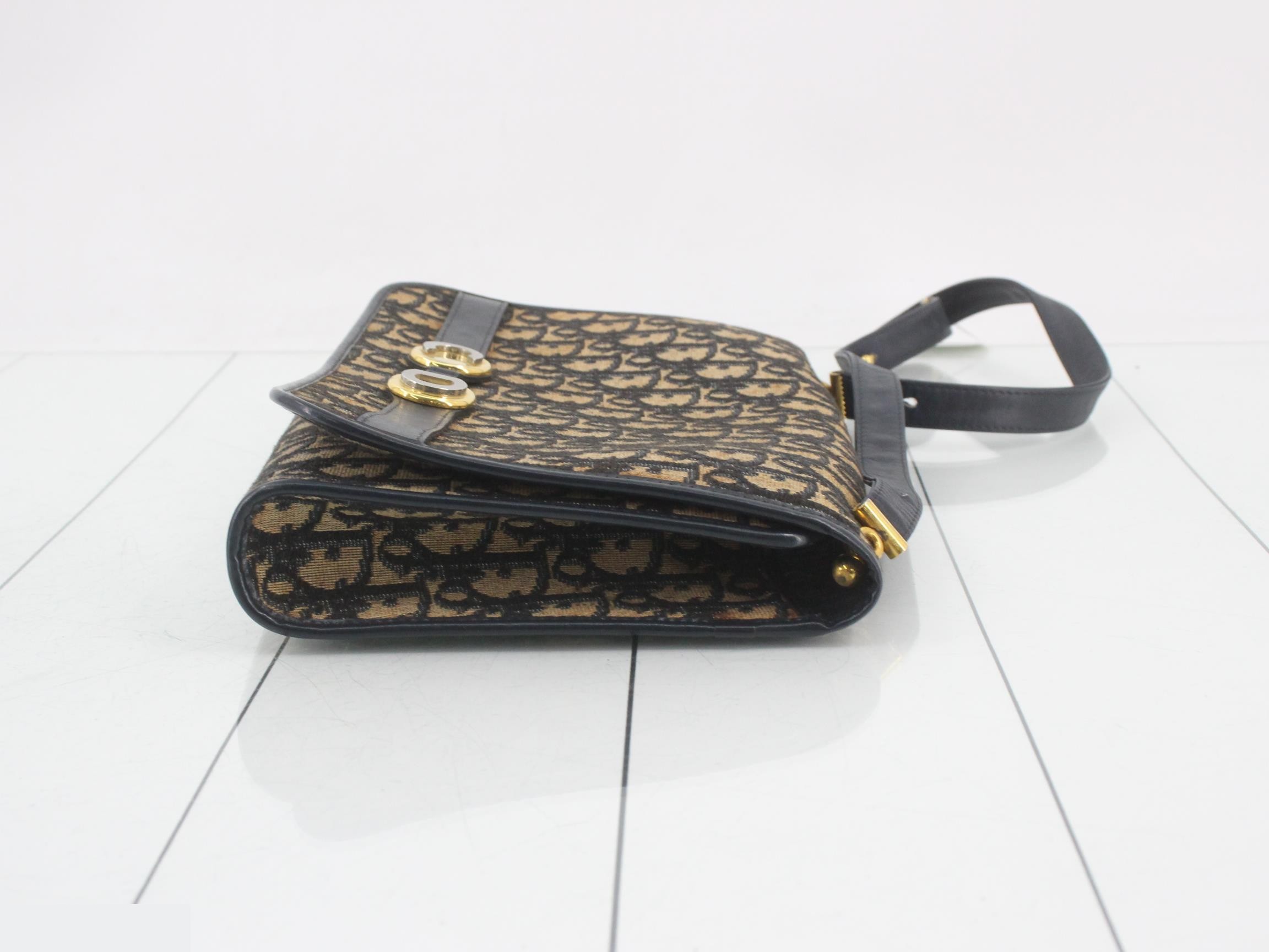 Shoulder bag — view 3