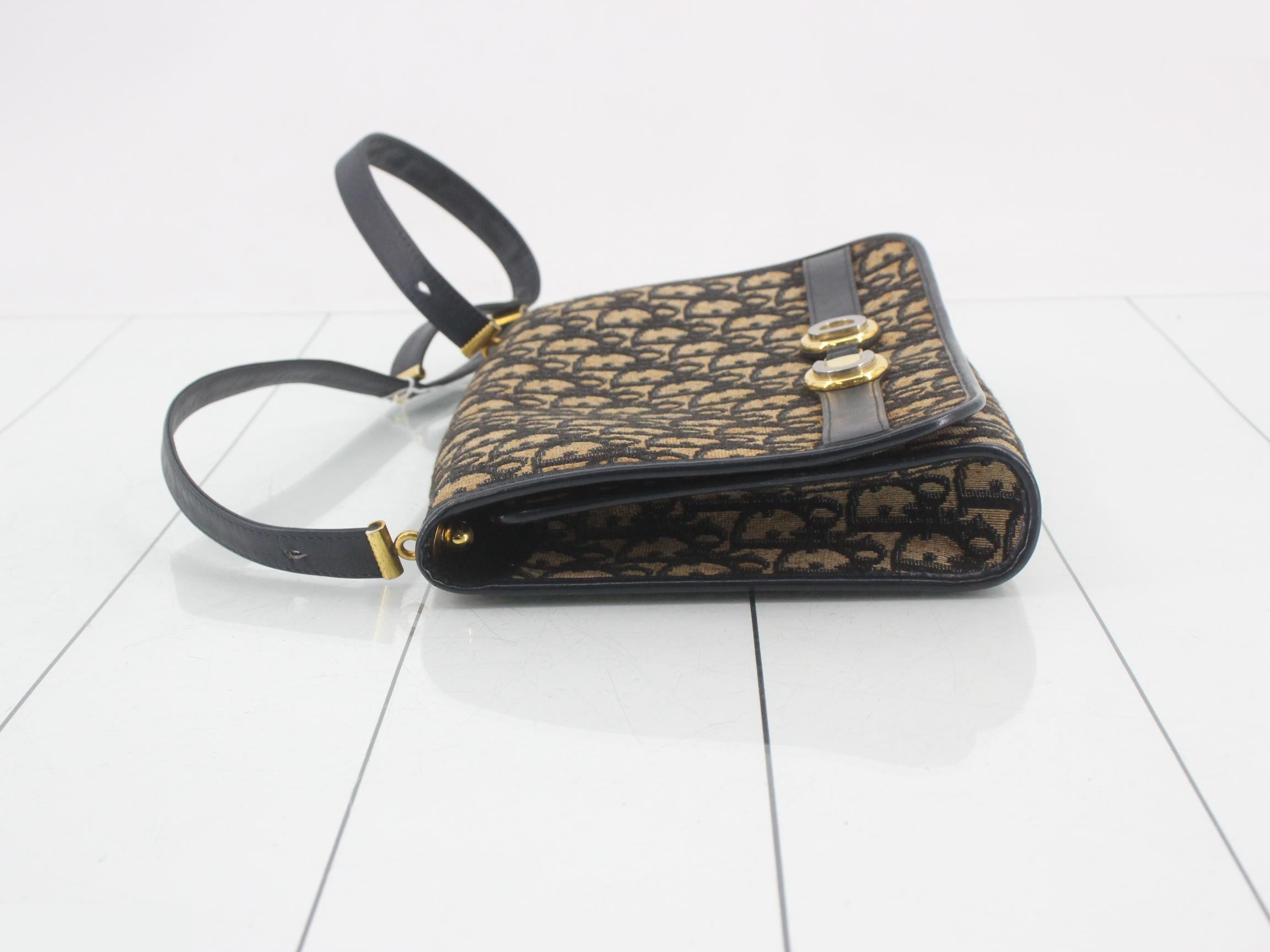 Shoulder bag — view 4