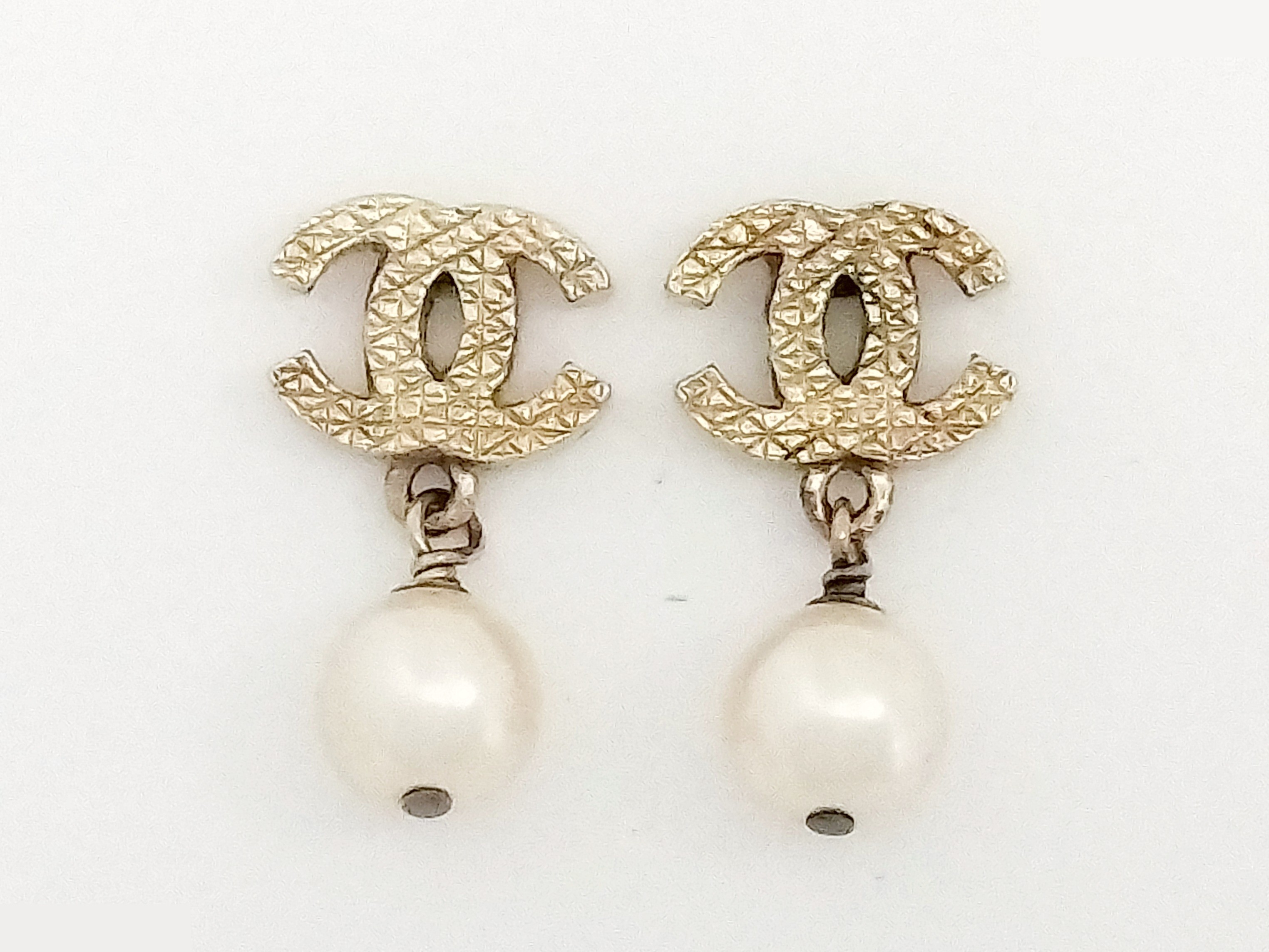 Coco F Pearl Gold Earrings