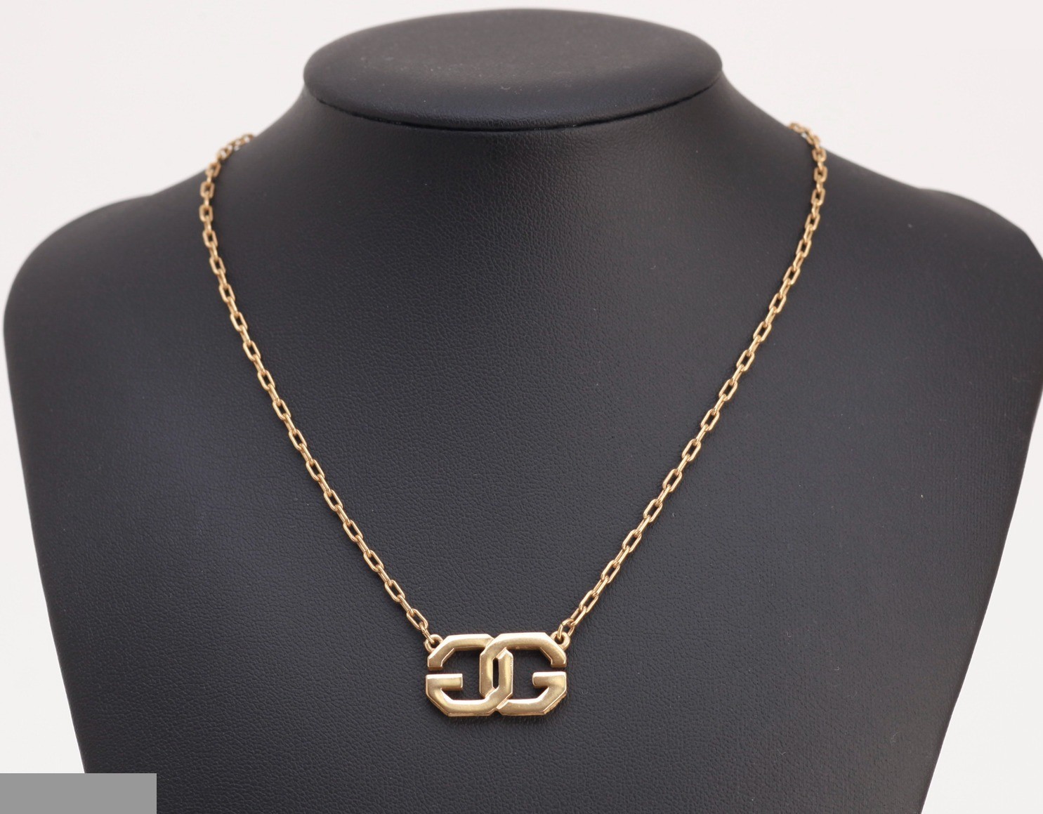 Other lines: Precious metals, necklaces, pendants — view 2