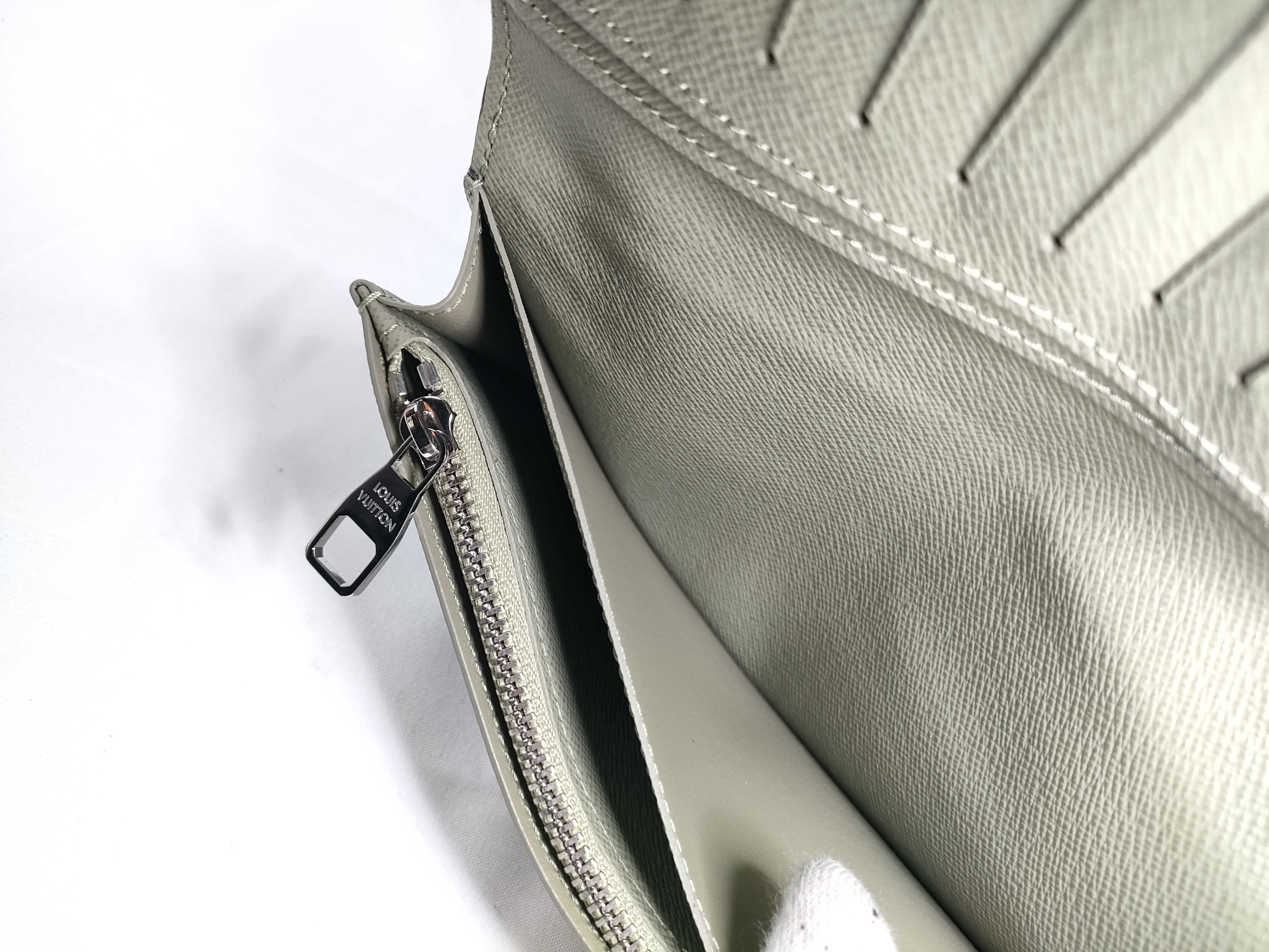 Portefeuille Brazza Long Wallet, Monogram Eclipse Leather, Black/Green, M28815 — view 13