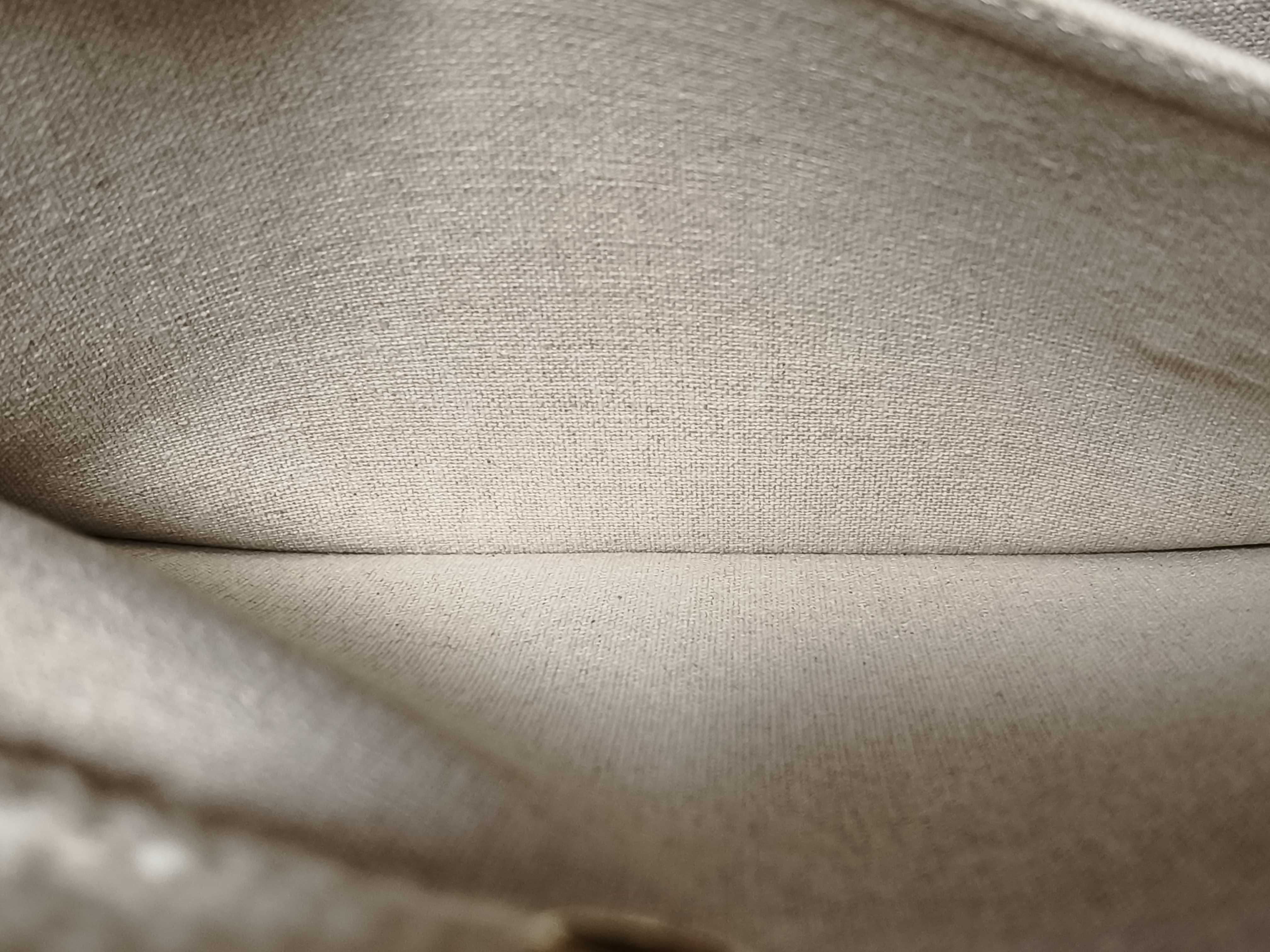 Horizontal Hippo Pile Off-White x Yellow Tote Bag — view 12