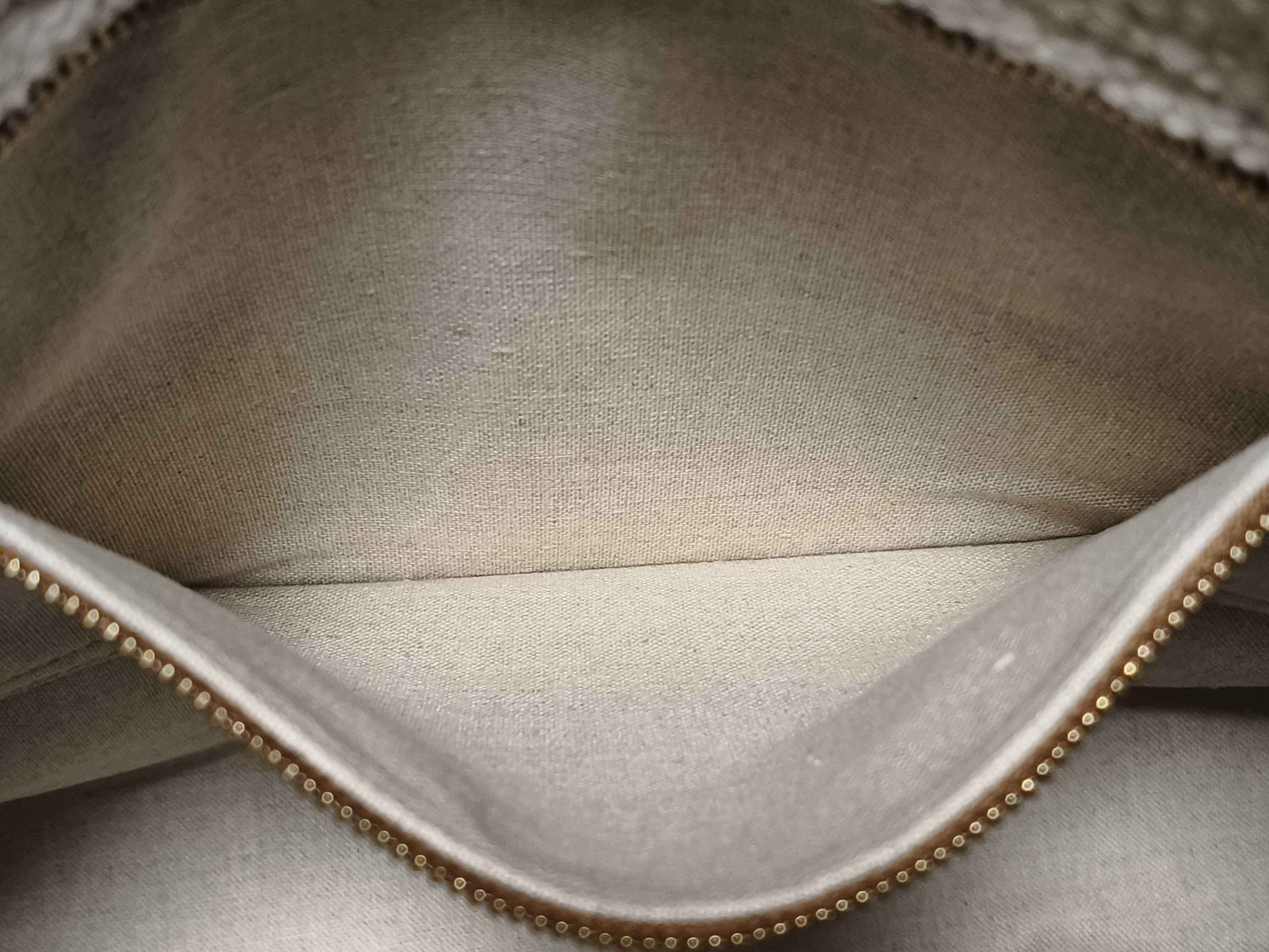 Horizontal Hippo Pile Off-White x Yellow Tote Bag — view 10