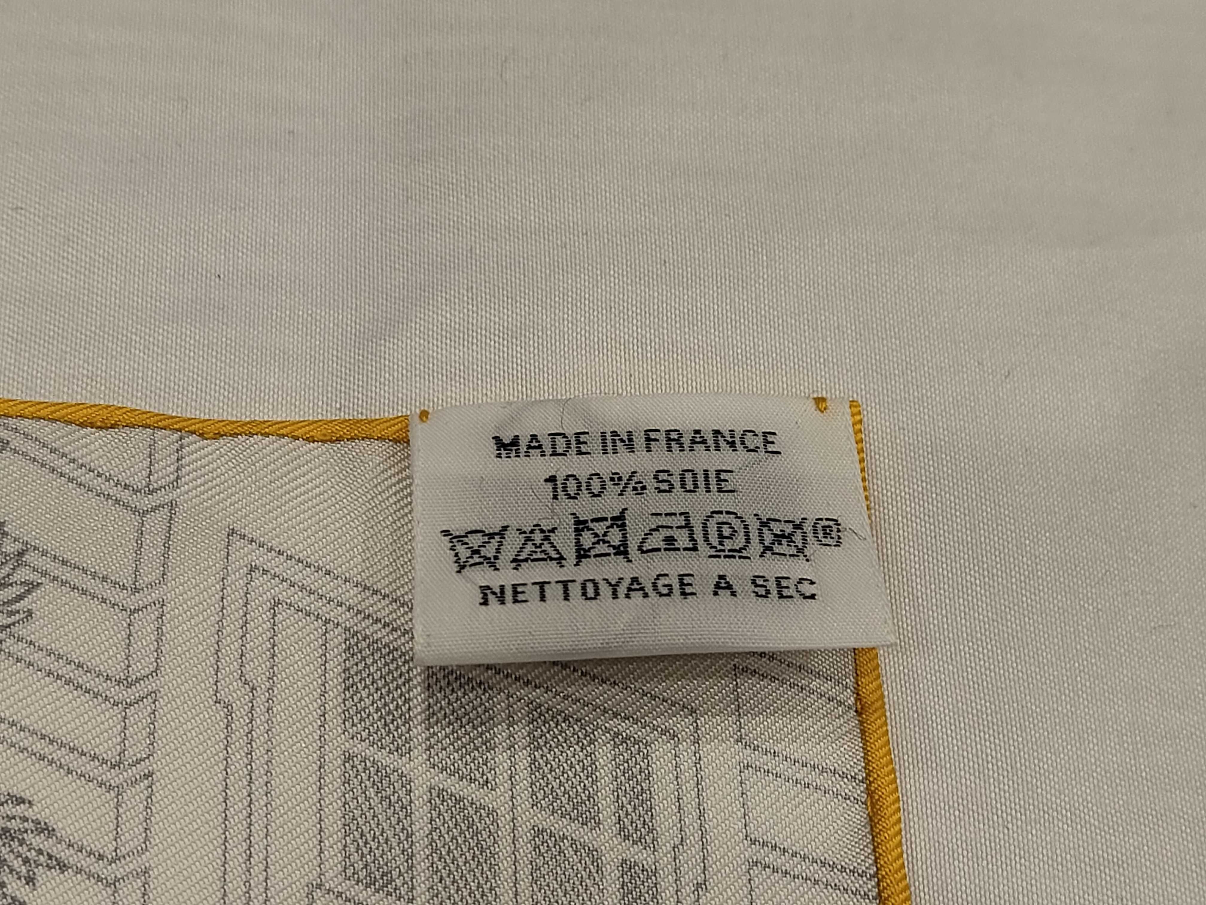 Carre Petit Carre Faubourg Tropical (Gray x Yellow) - Other Accessories — view 4