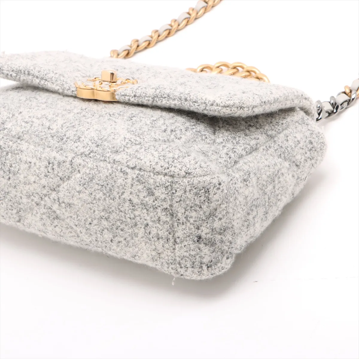 19 Tweed Chain Shoulder Bag Gray Gold Hardware TK843K1L Random Plate AS1160 — view 3