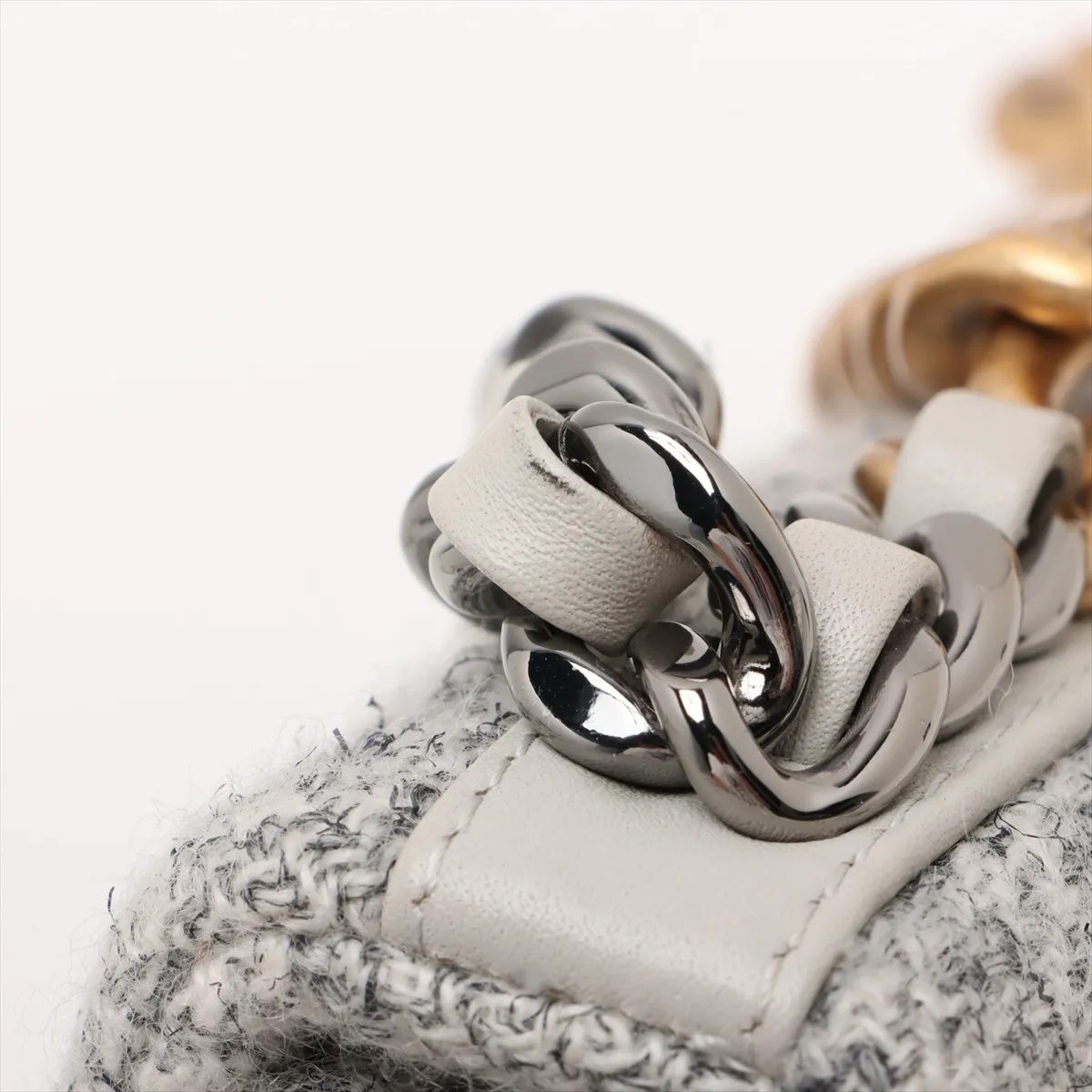 19 Tweed Chain Shoulder Bag Gray Gold Hardware TK843K1L Random Plate AS1160 — view 10