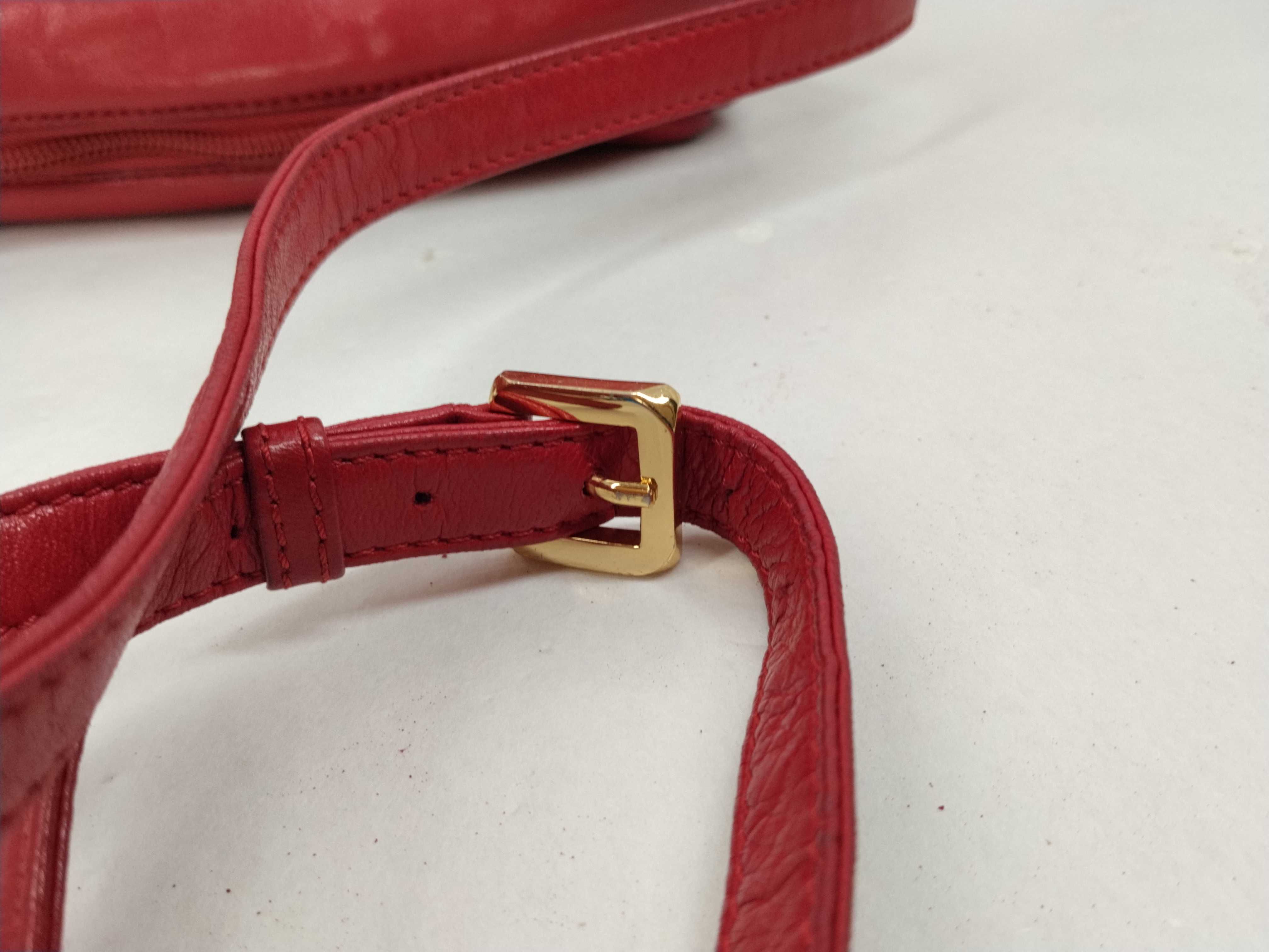 Anagram Leather Shoulder Bag — view 7
