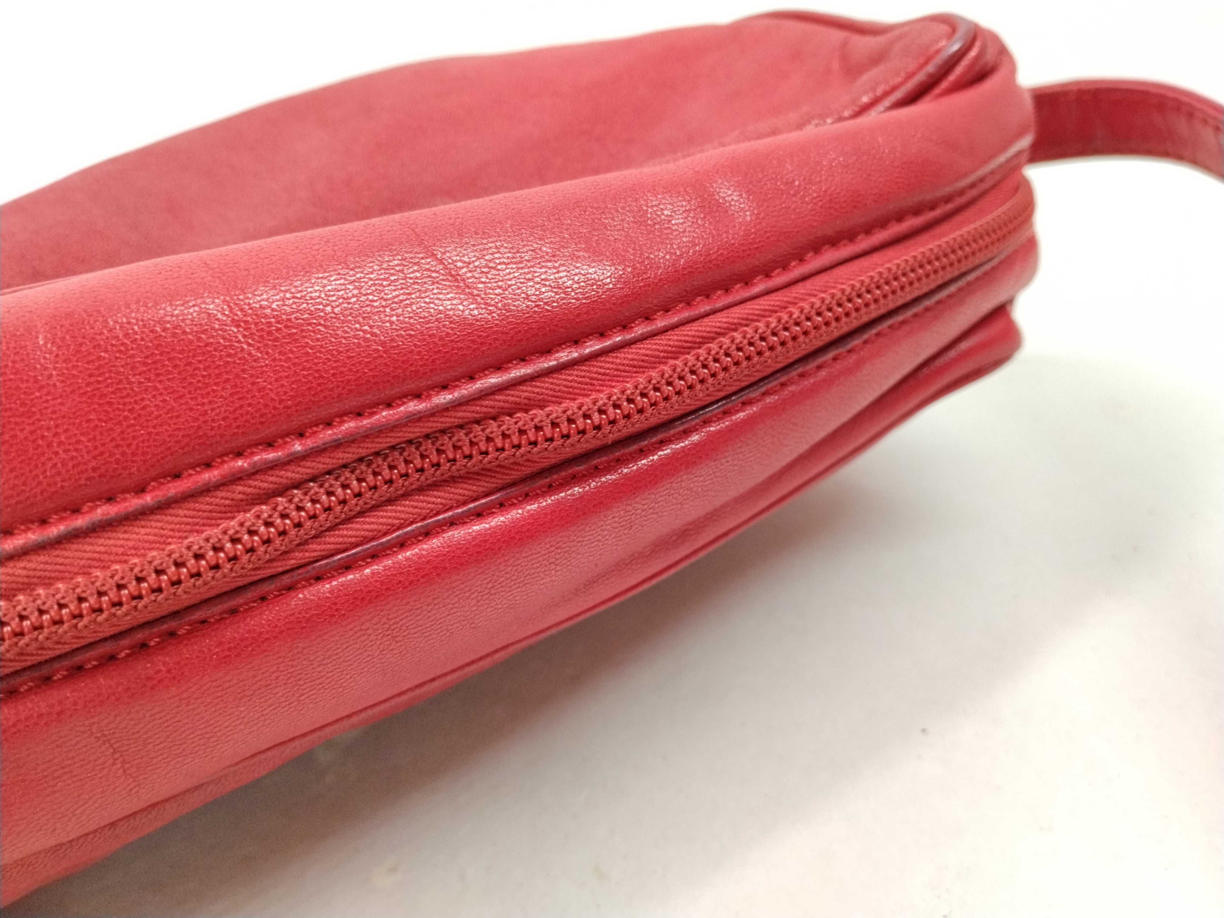 Anagram Leather Shoulder Bag — view 8