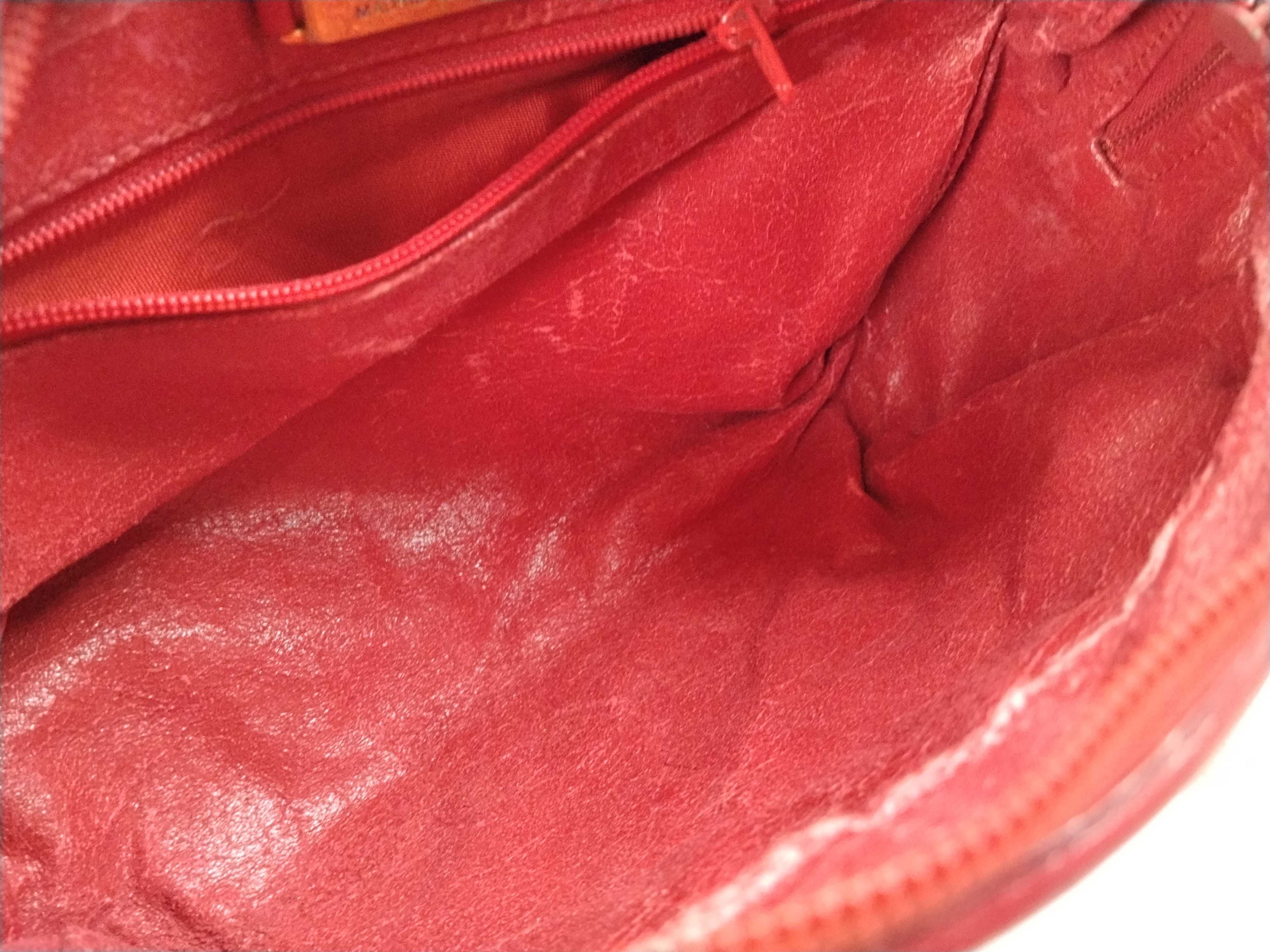 Anagram Leather Shoulder Bag — view 10