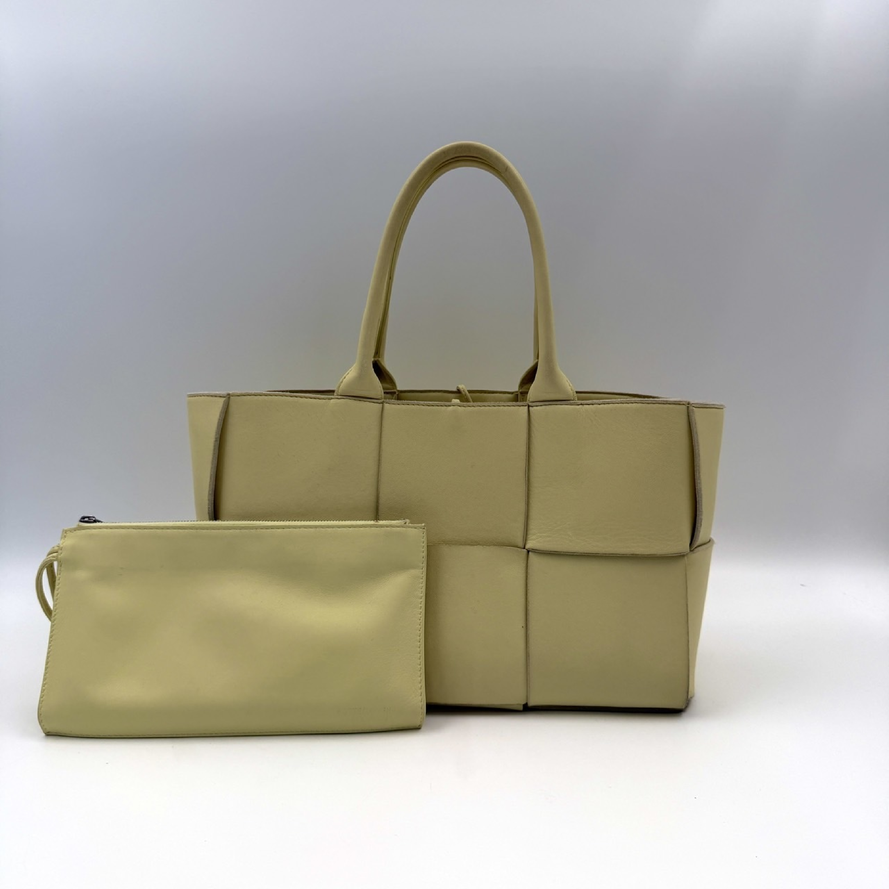 Maxi Intrecciato Arco Tote Yellow Handbag