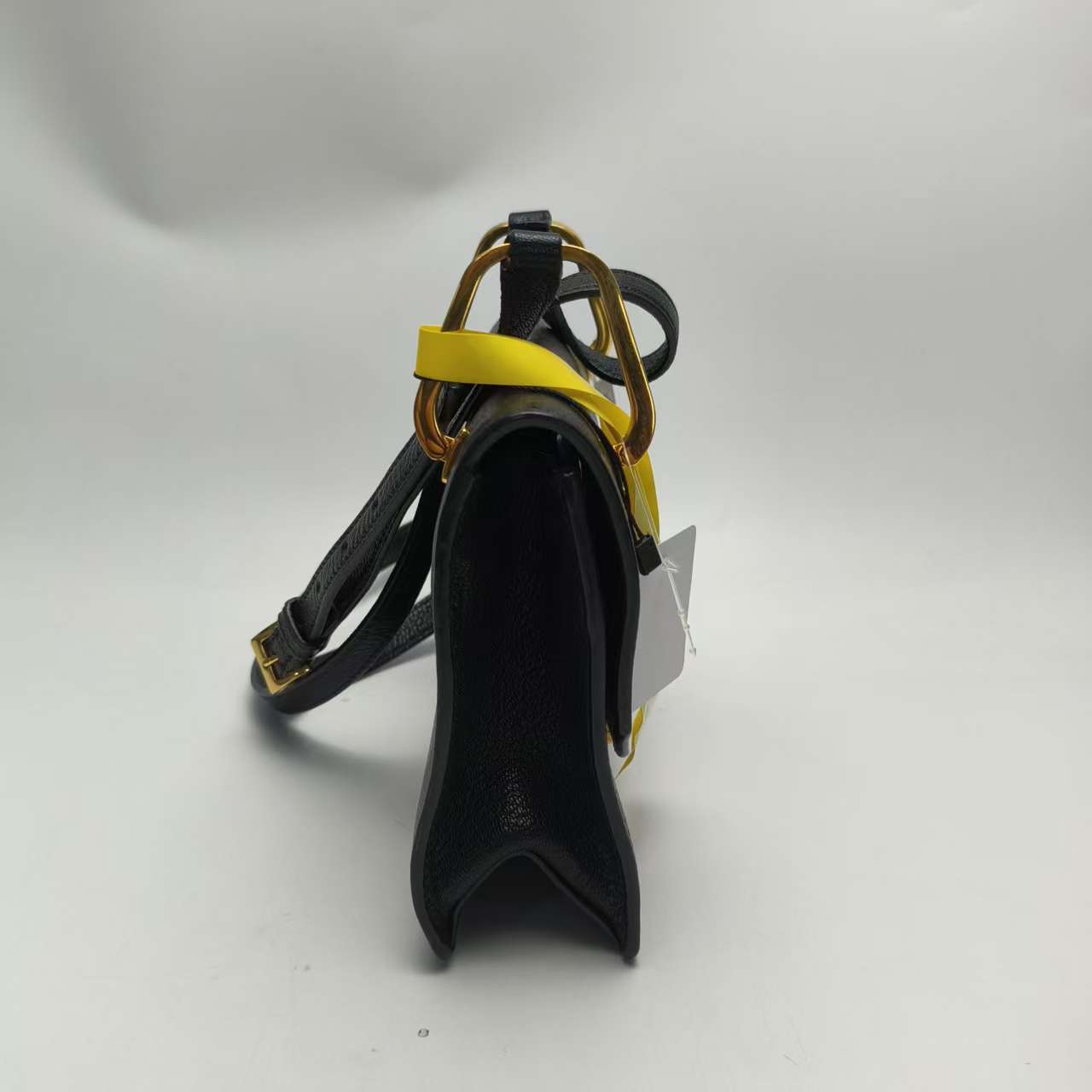 【*Shipped from: China*】Miu Miu Leather Shoulder Bag — view 3