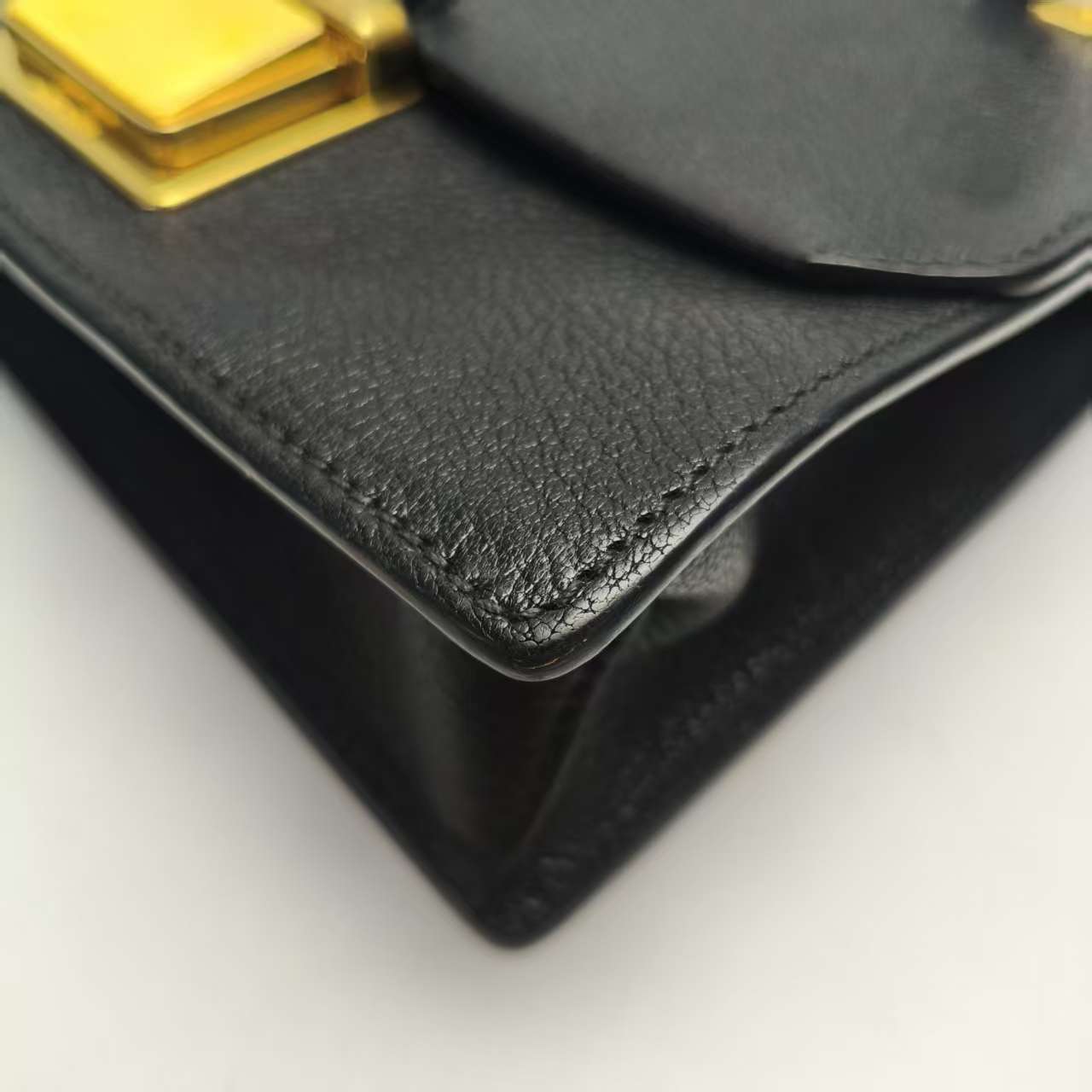 【*Shipped from: China*】Miu Miu Leather Shoulder Bag — view 6
