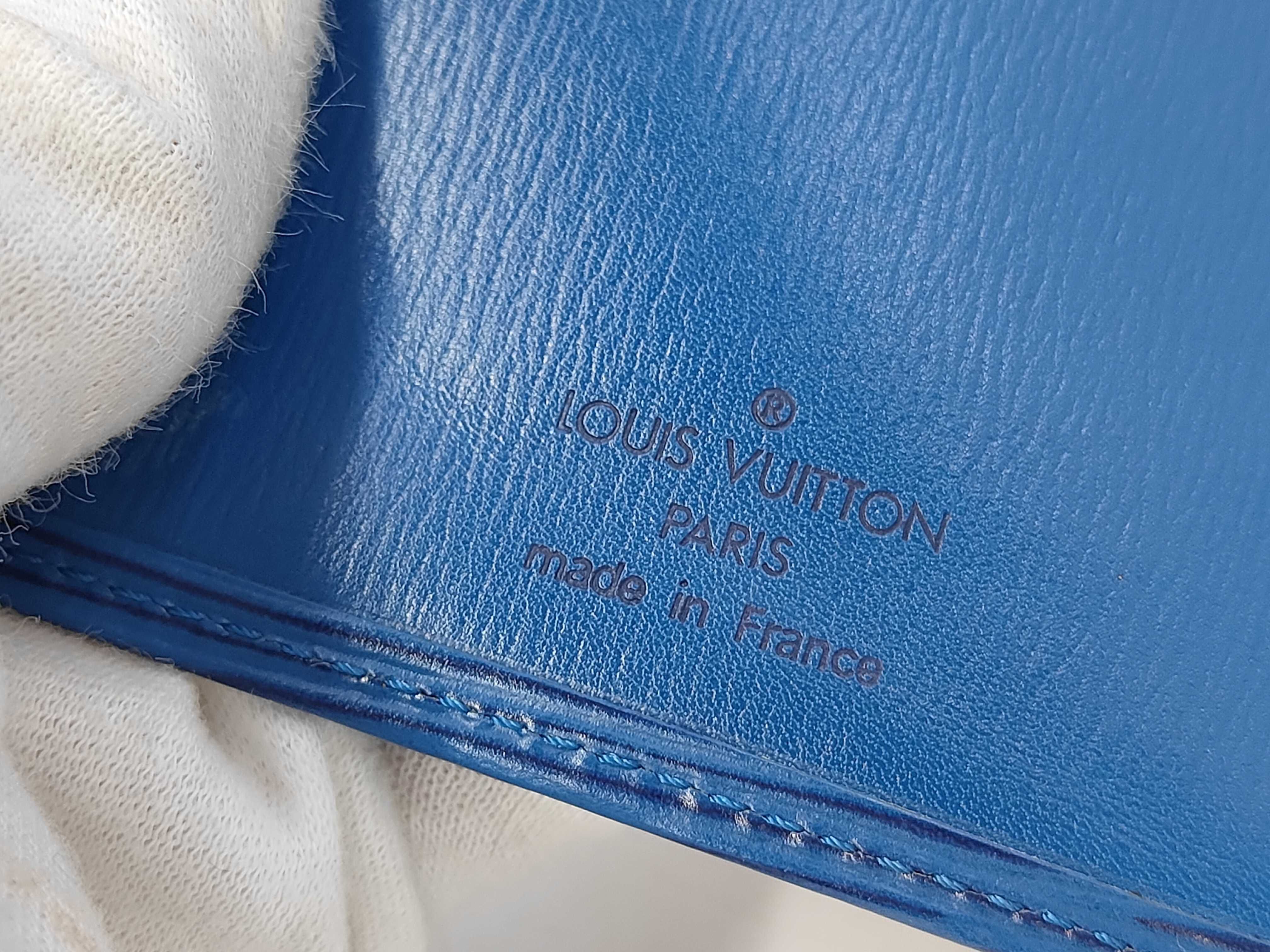 M63215 Epi Portecarte Credit Toledo Blue Card Case — view 5