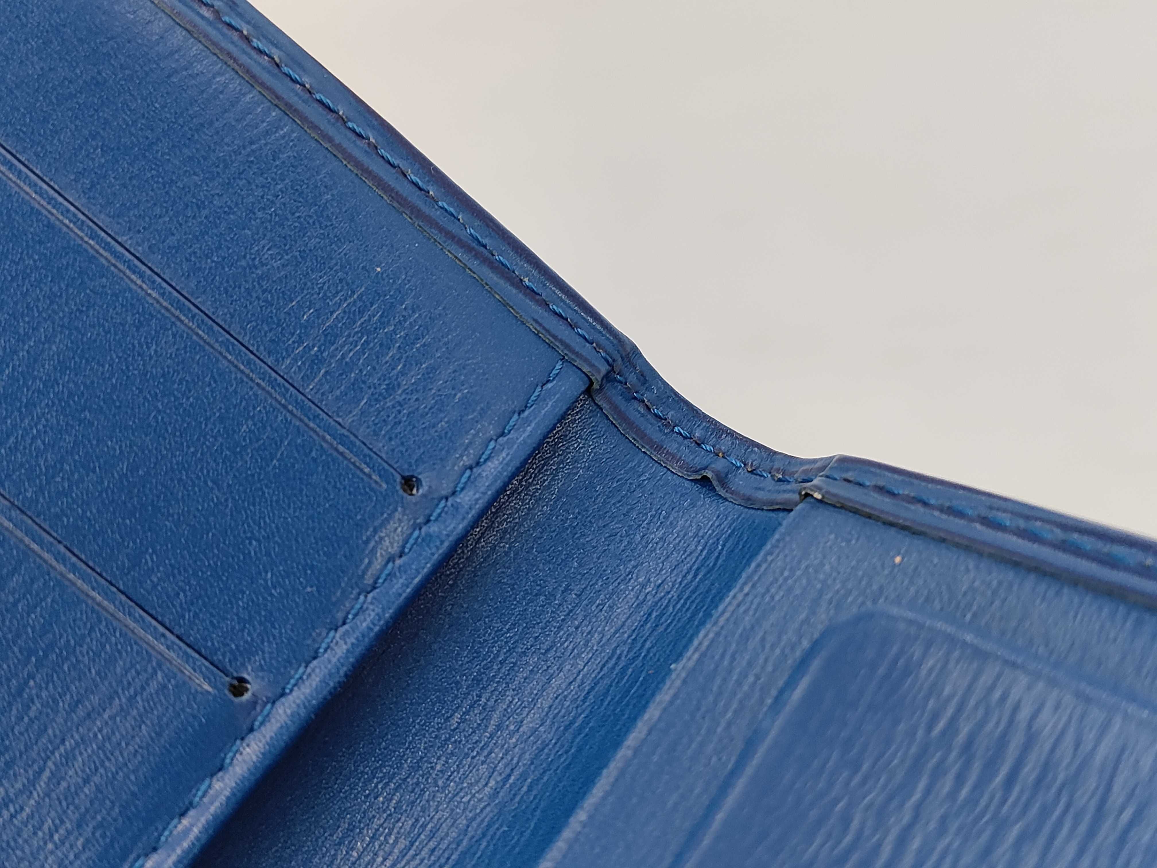 M63215 Epi Portecarte Credit Toledo Blue Card Case — view 6