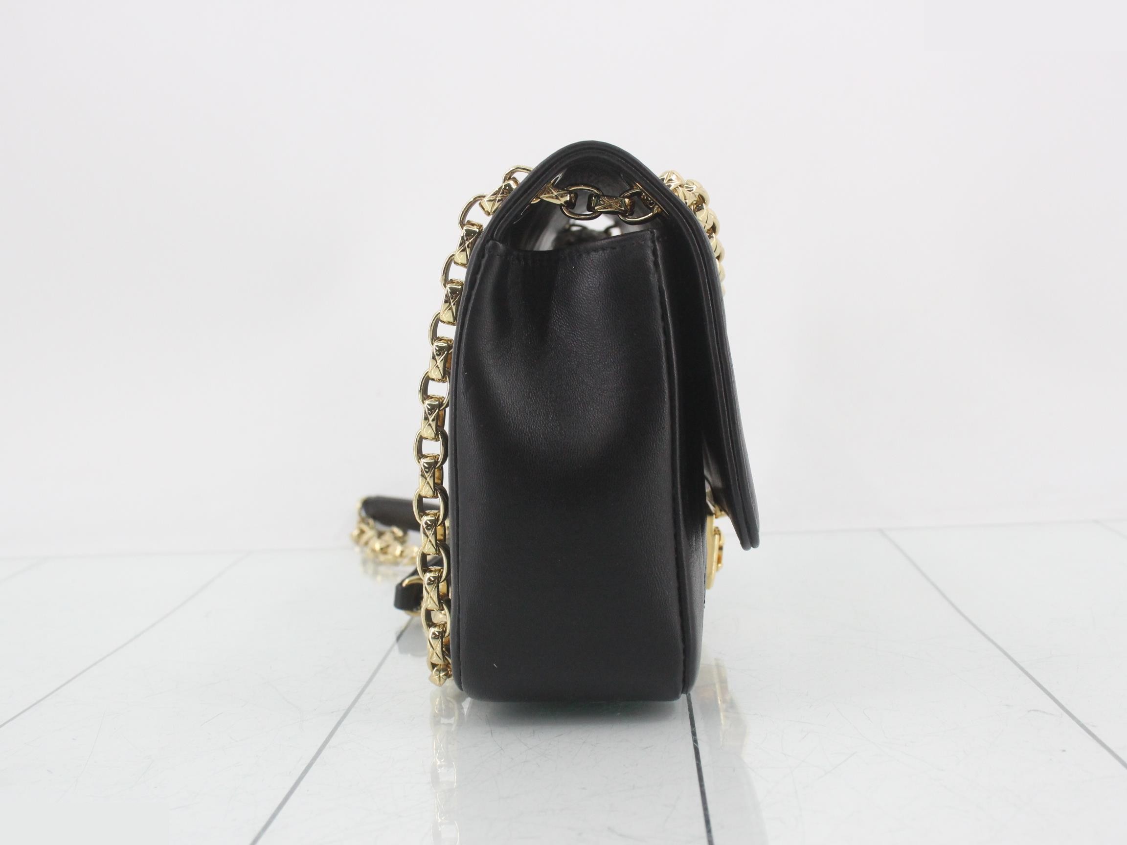 Matelassé chain shoulder bag, item number 18. — view 4