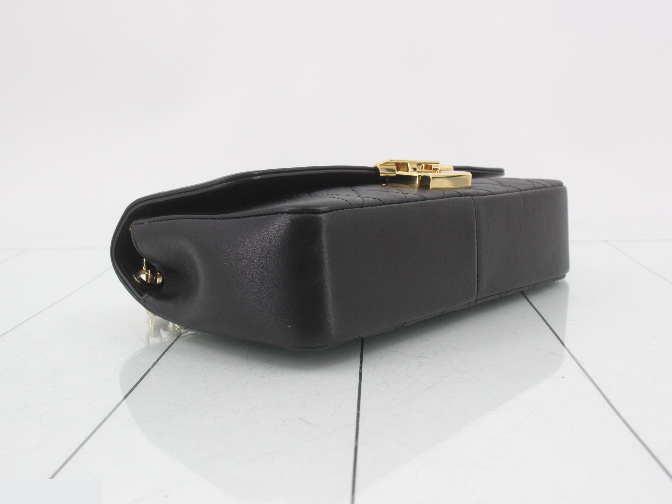 Matelassé chain shoulder bag, item number 18. — view 5