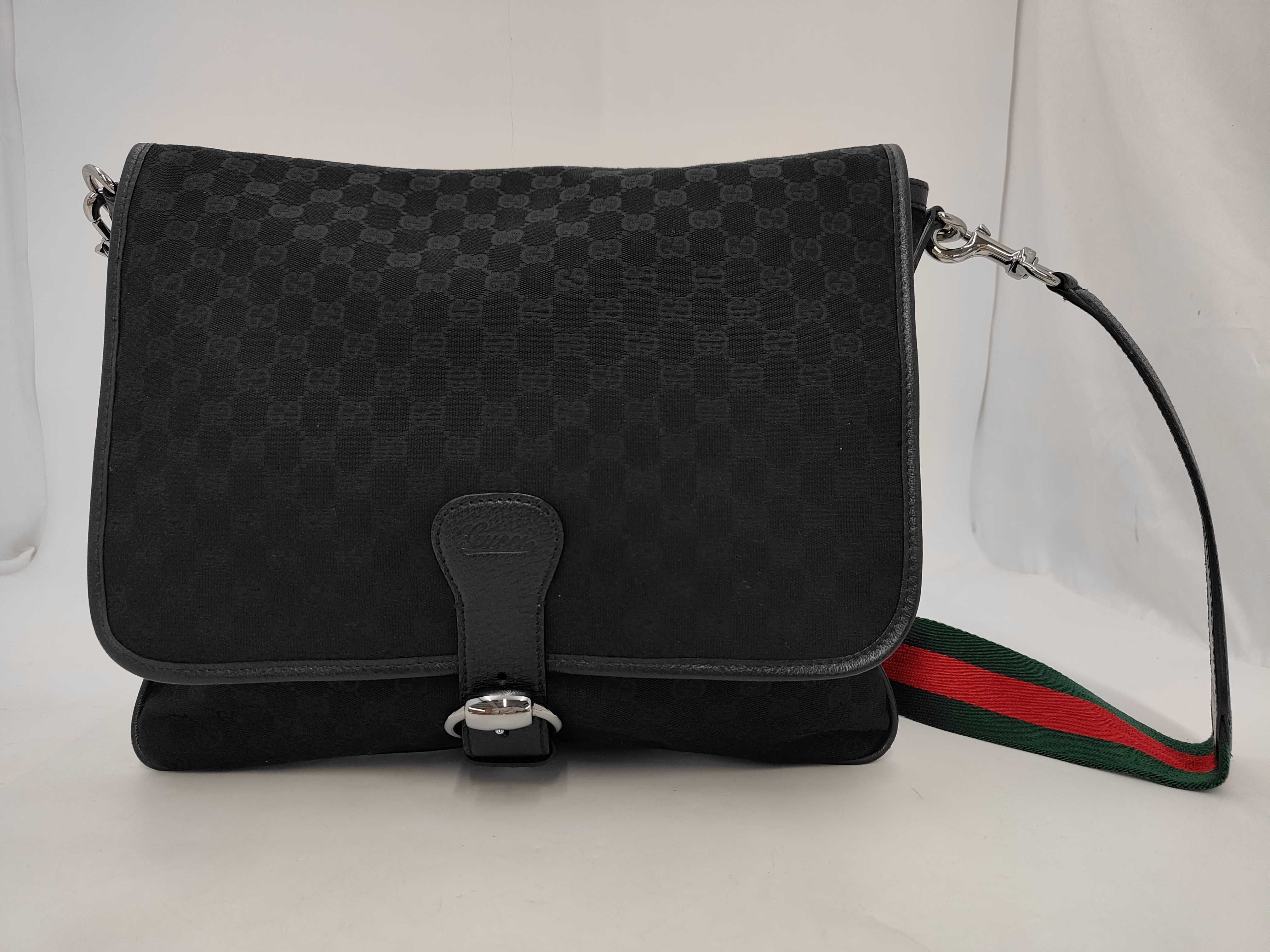 GG Canvas Shoulder Bag
