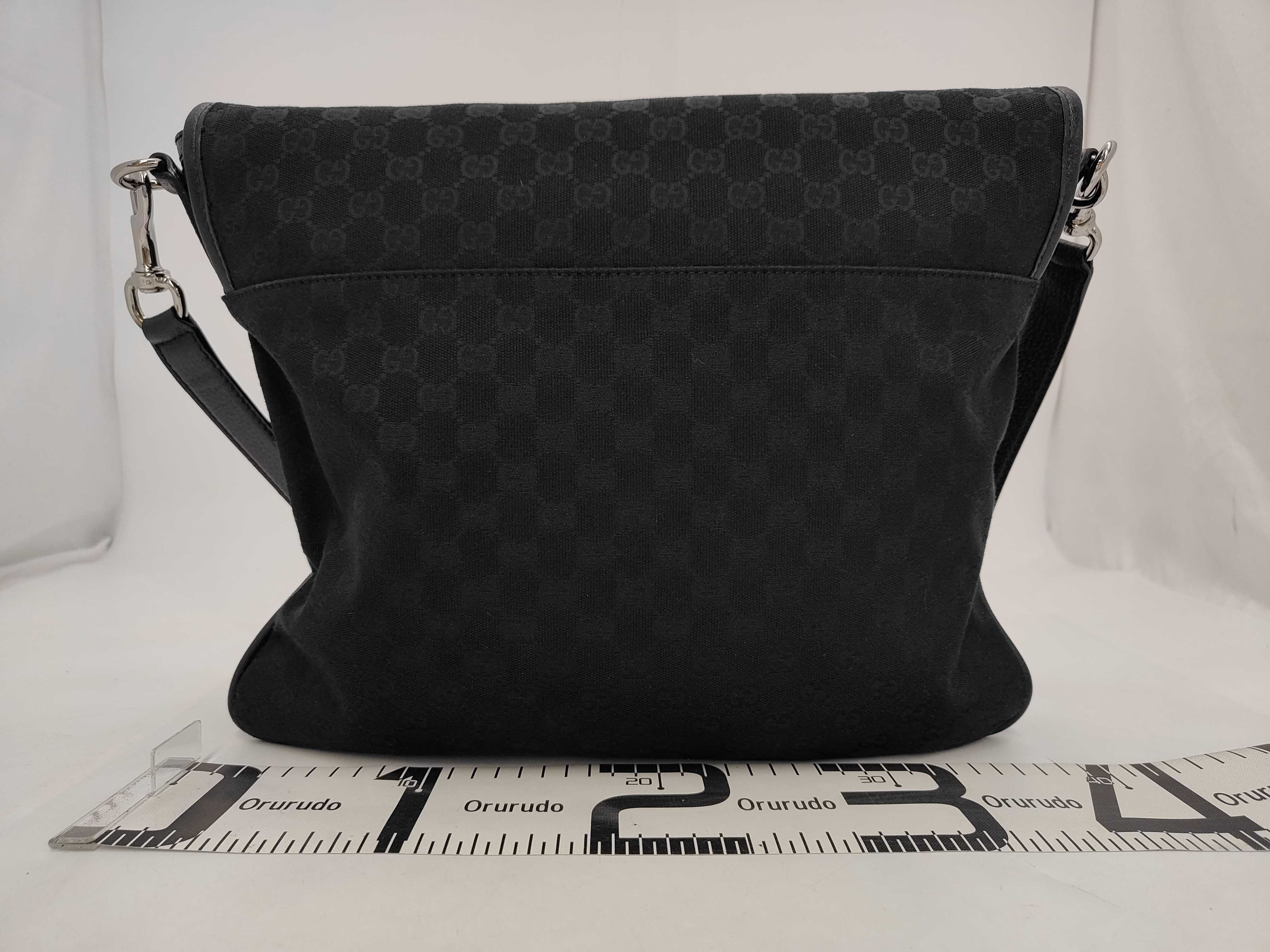 GG Canvas Shoulder Bag — view 2