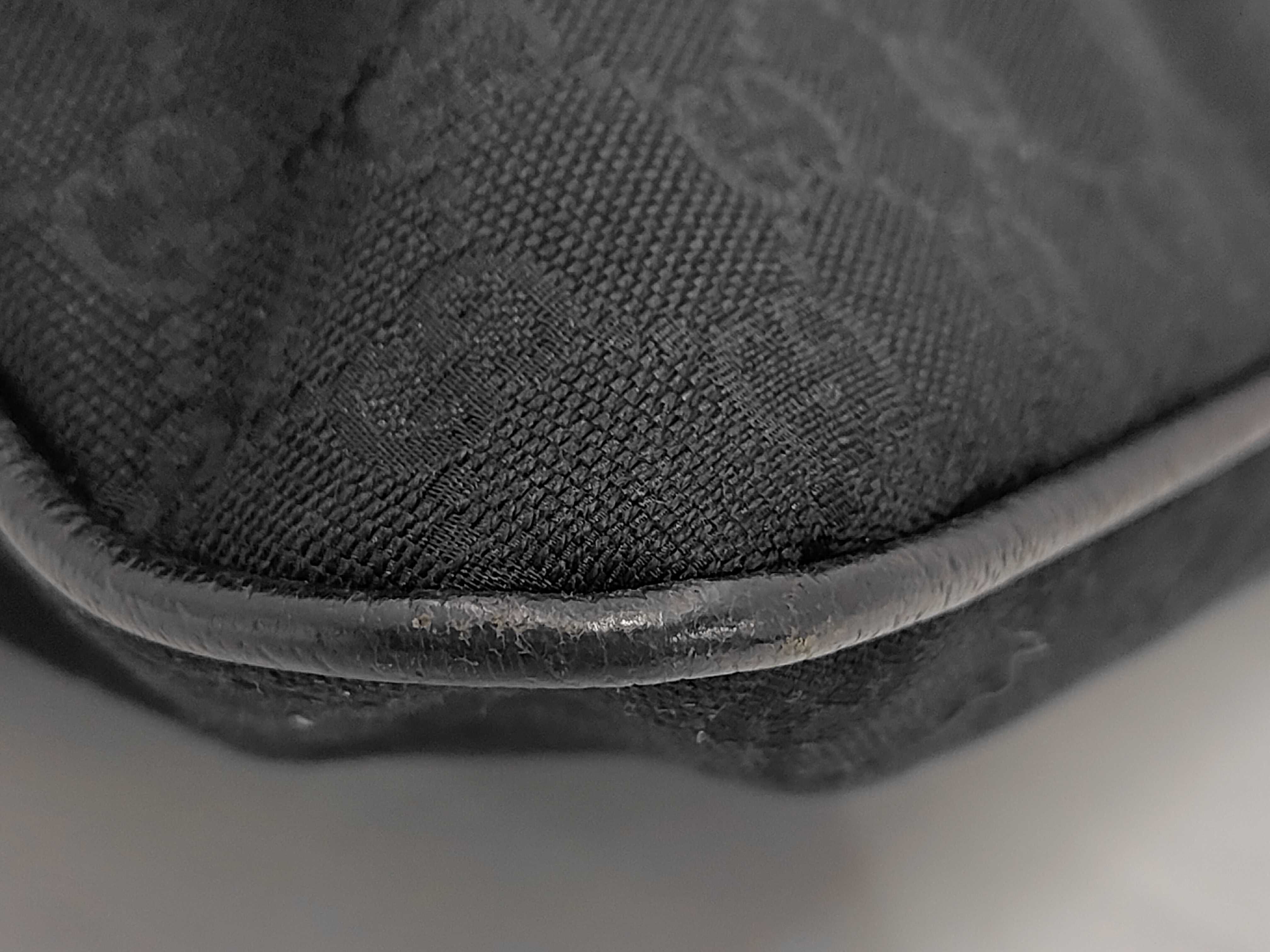 GG Canvas Shoulder Bag — view 4