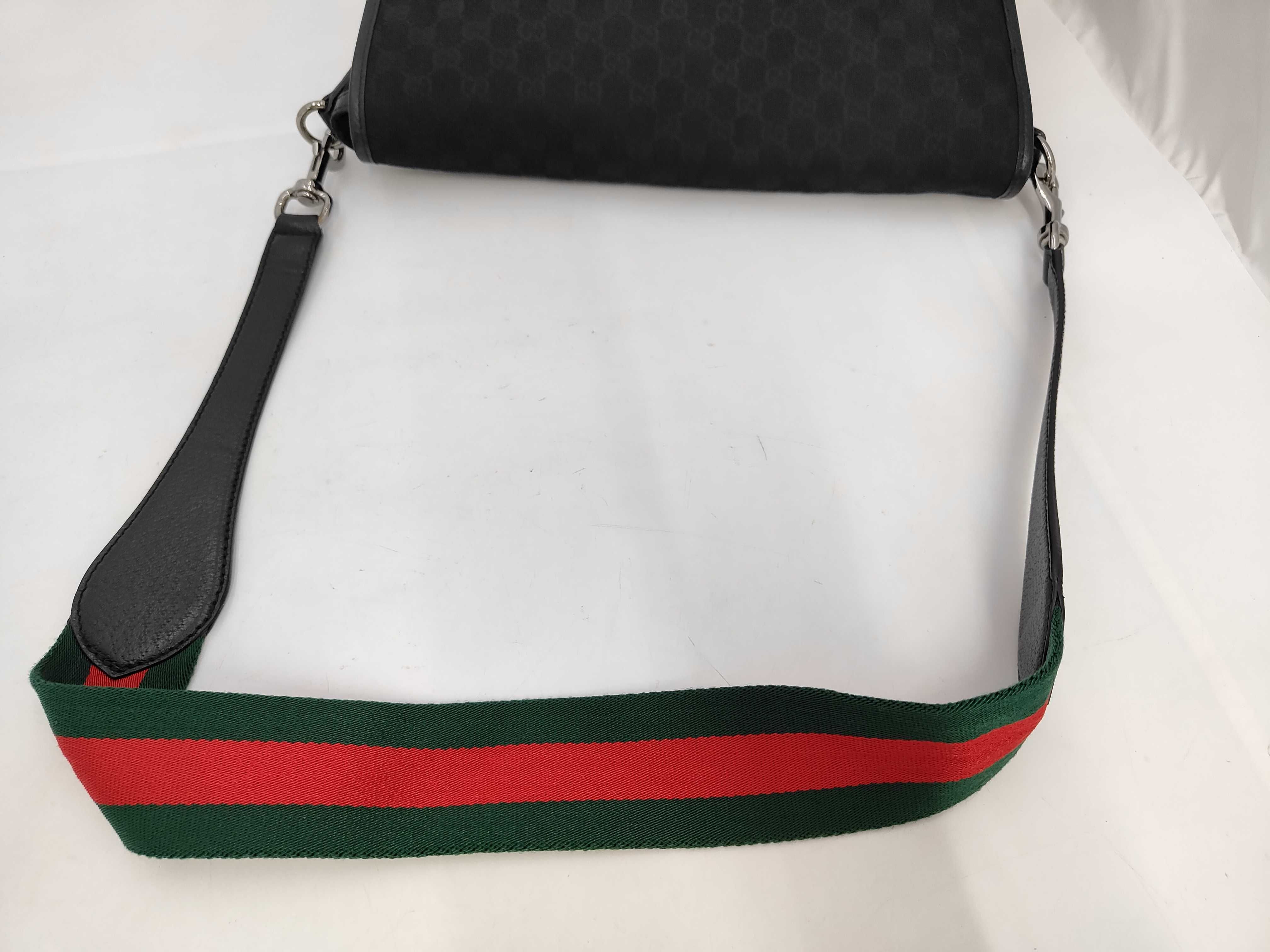 GG Canvas Shoulder Bag — view 5