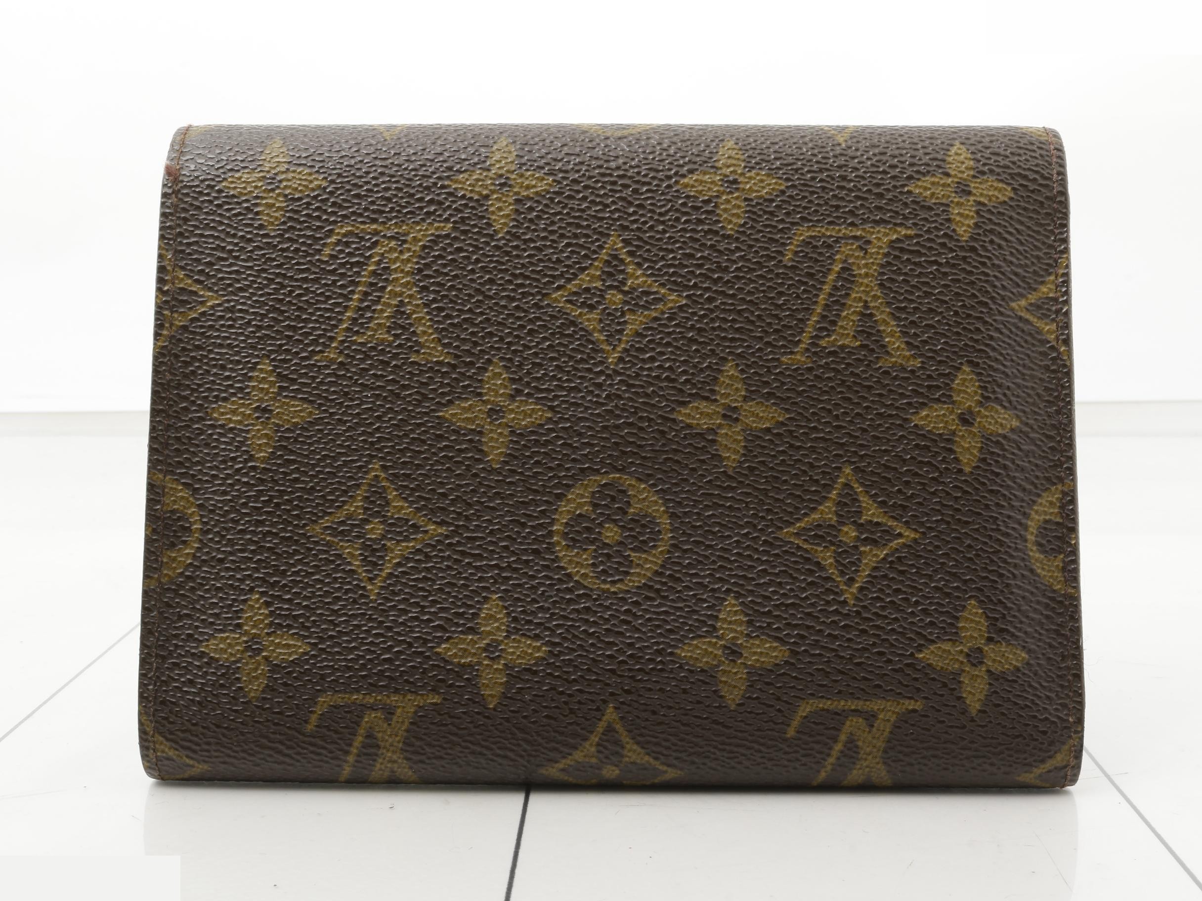 wallet — view 2