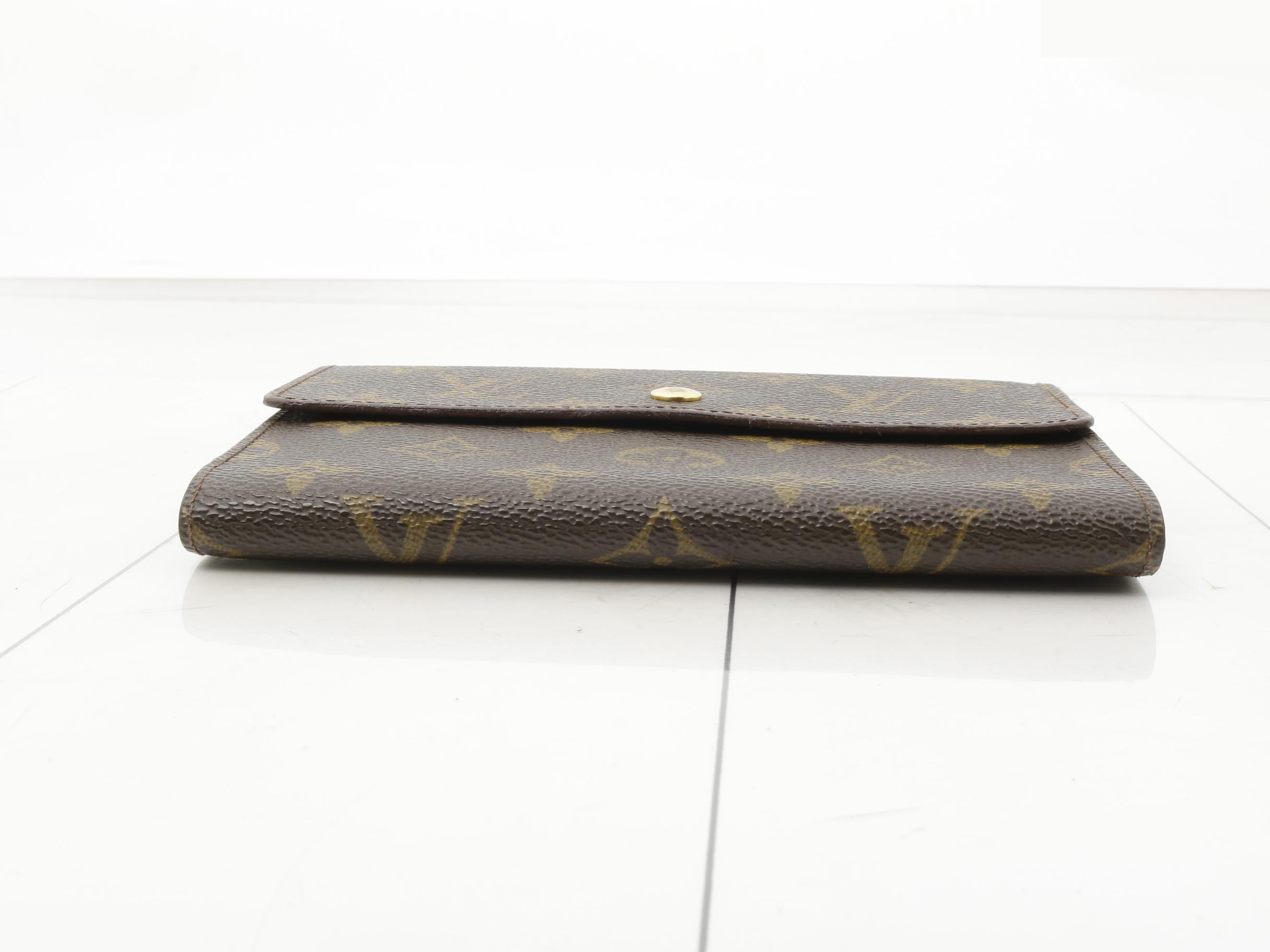 wallet — view 3