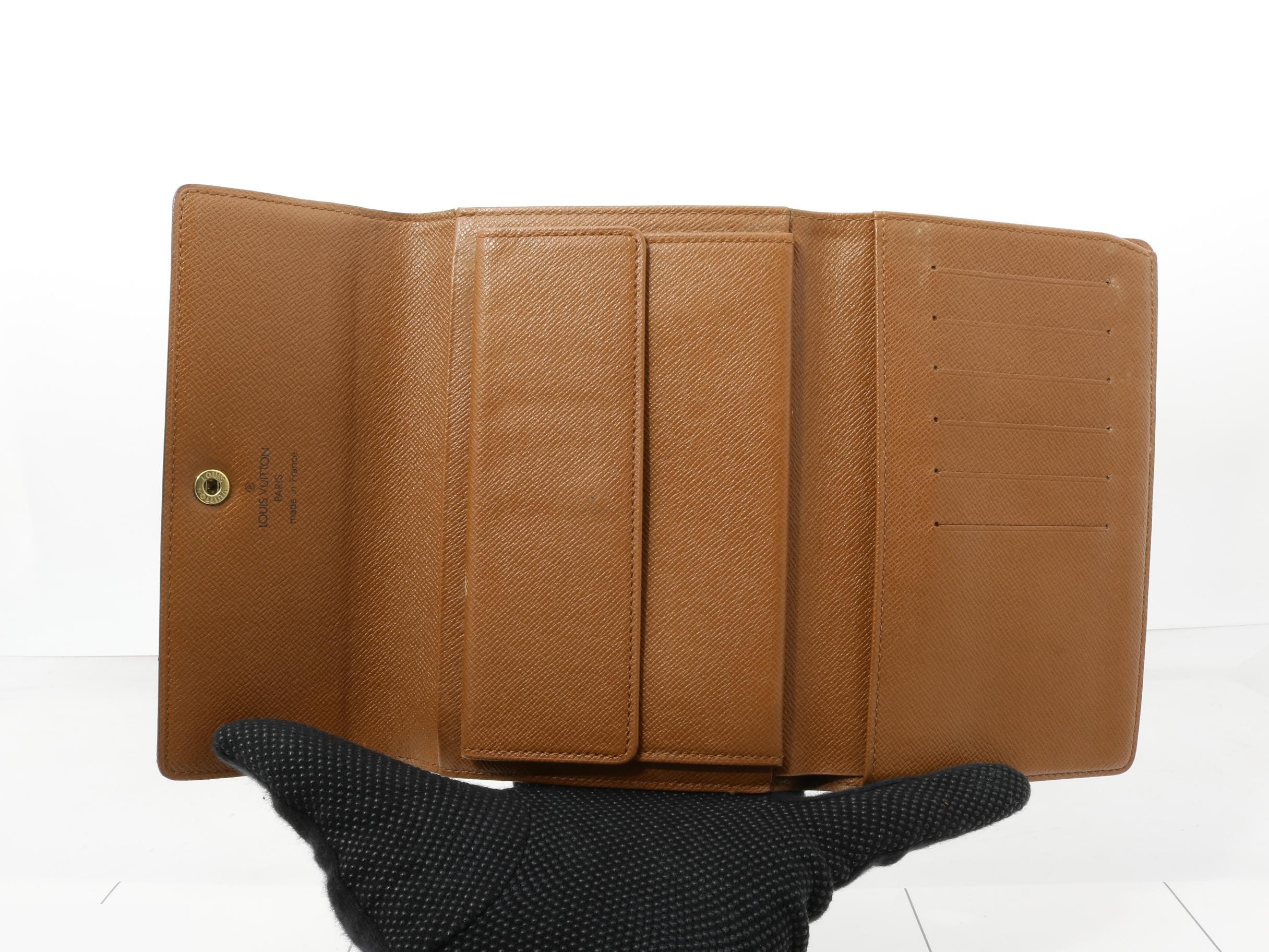wallet — view 4