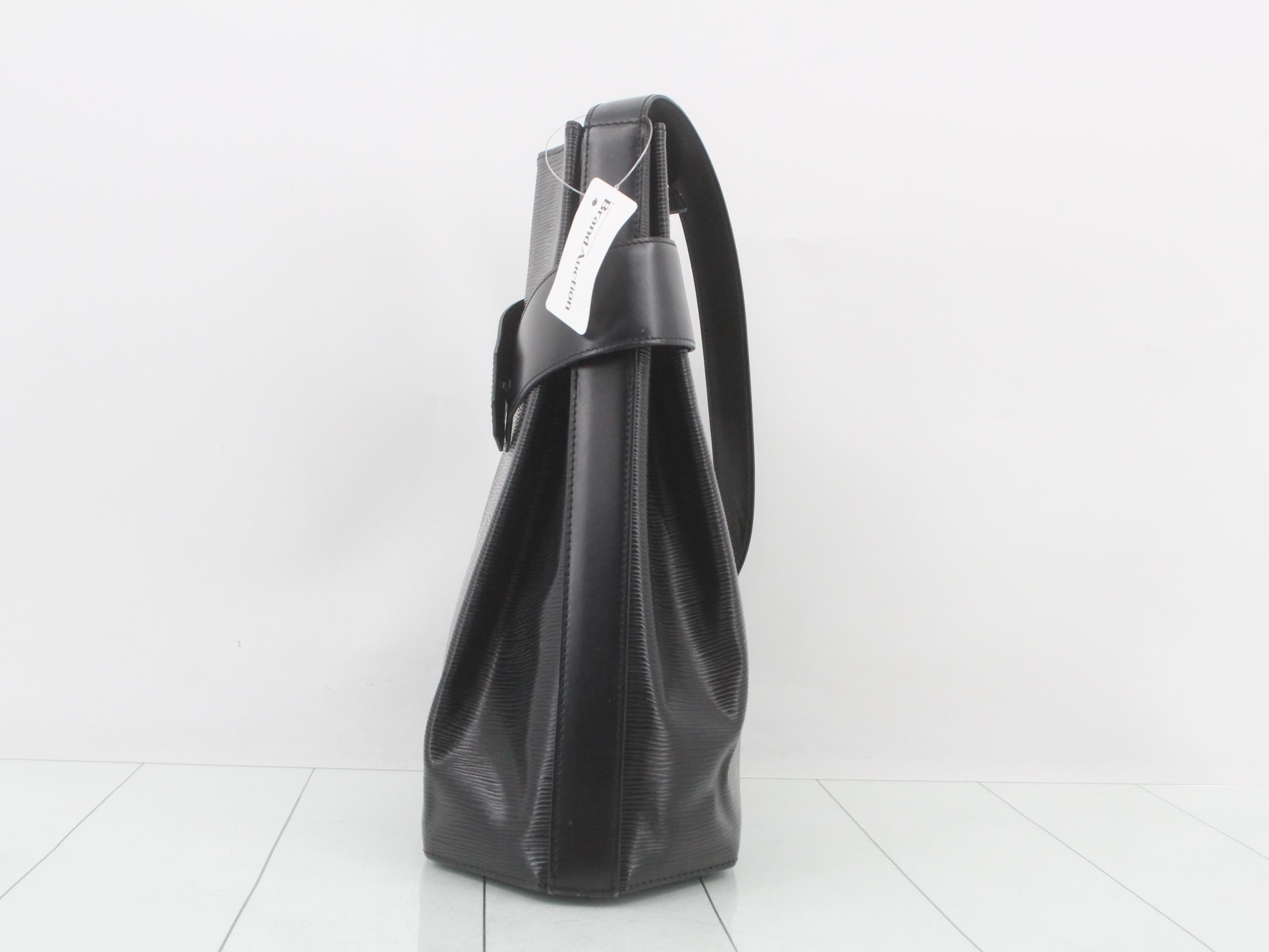 Epi Sac Depaule Noir Shoulder Bag — view 3